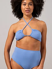 Understatement Underwear - Strappy Bandeau Bikini Top - paelast bikiinide ülaosad - light blue - 2