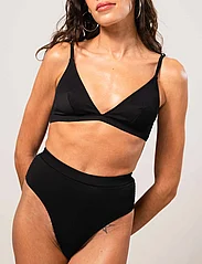 Understatement Underwear - High Cut Bikini Briefs - kõrge pihaga bikiinid - black - 8