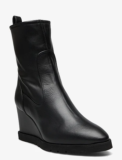 Unisa mobii 2025 wedge bootie
