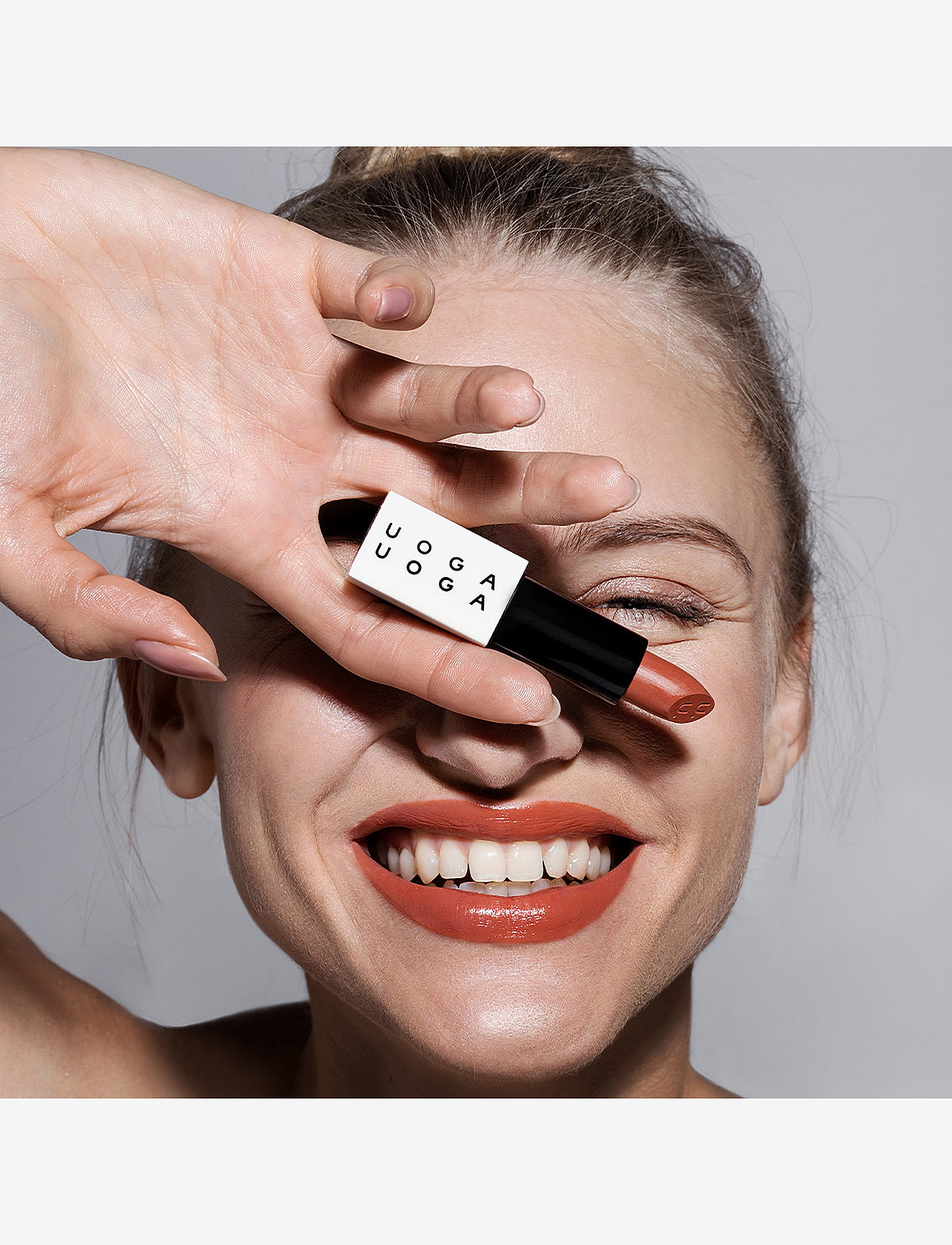 Uoga Uoga - Uoga Uoga Nourishing Sheer Natural Lipstick - redo för date night - fireberry - 4