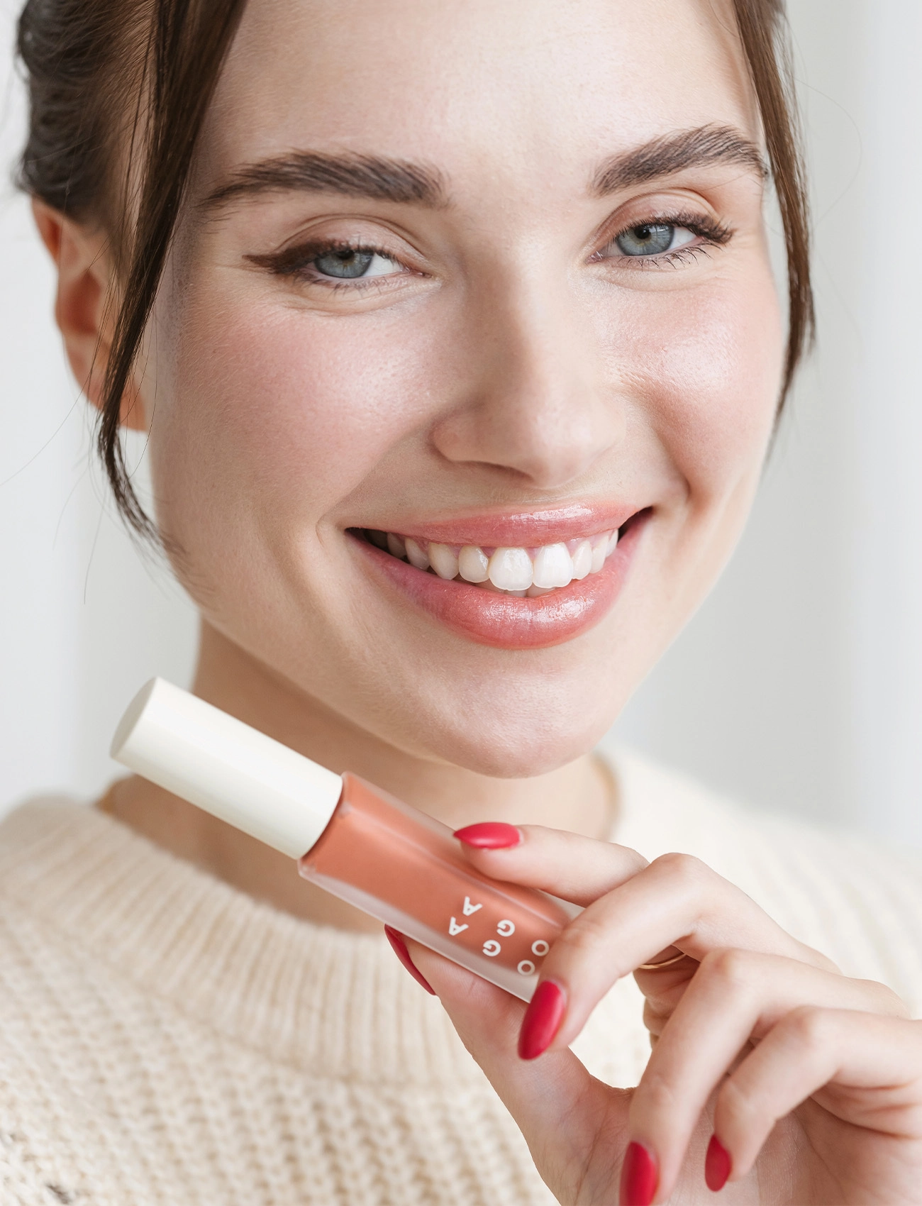 Uoga Uoga - Uoga Uoga Nourishing Lip Gloss - bliv klar til date night - glowberry - 2