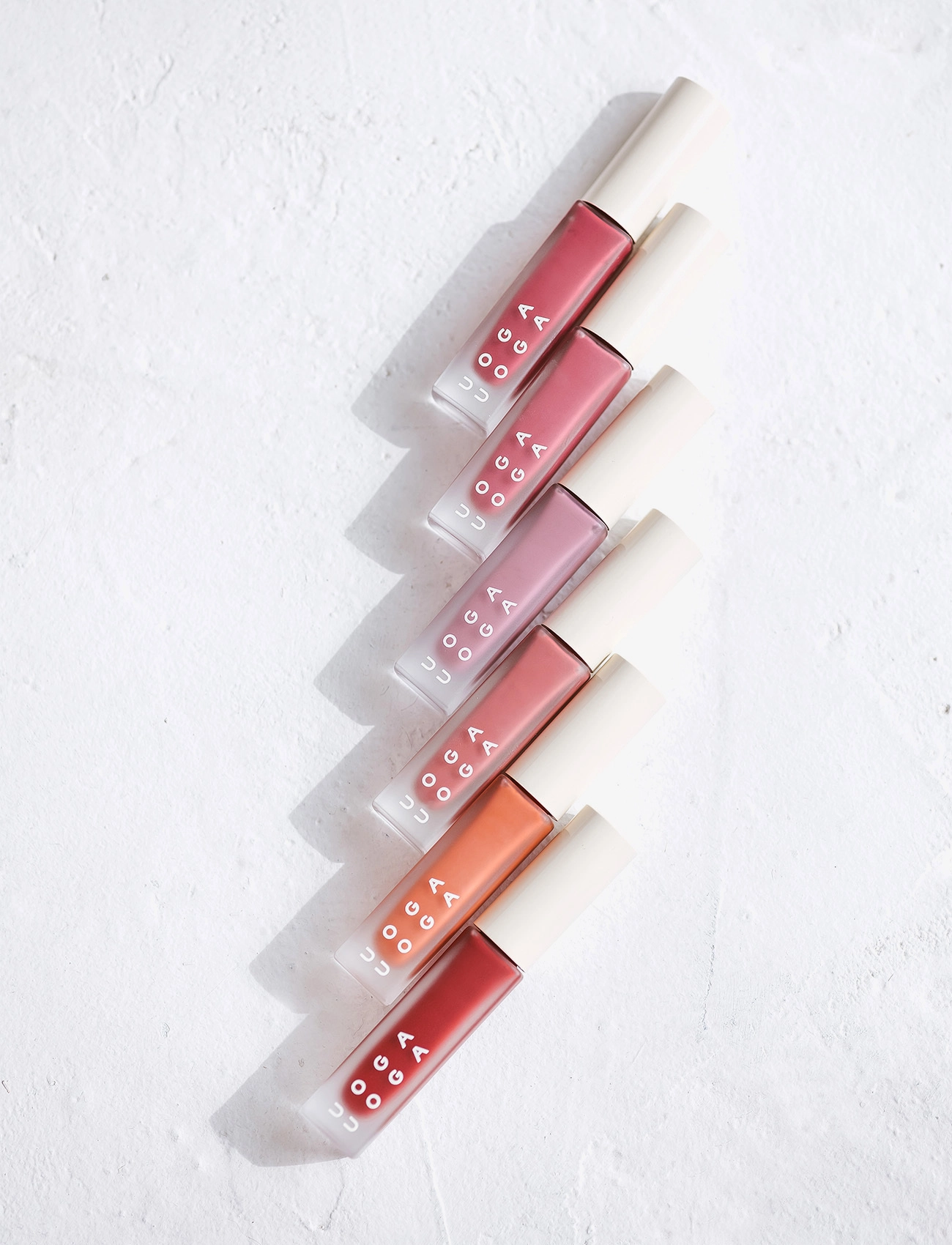Uoga Uoga - Uoga Uoga Nourishing Lip Gloss - redo för date night - neonberry - 4