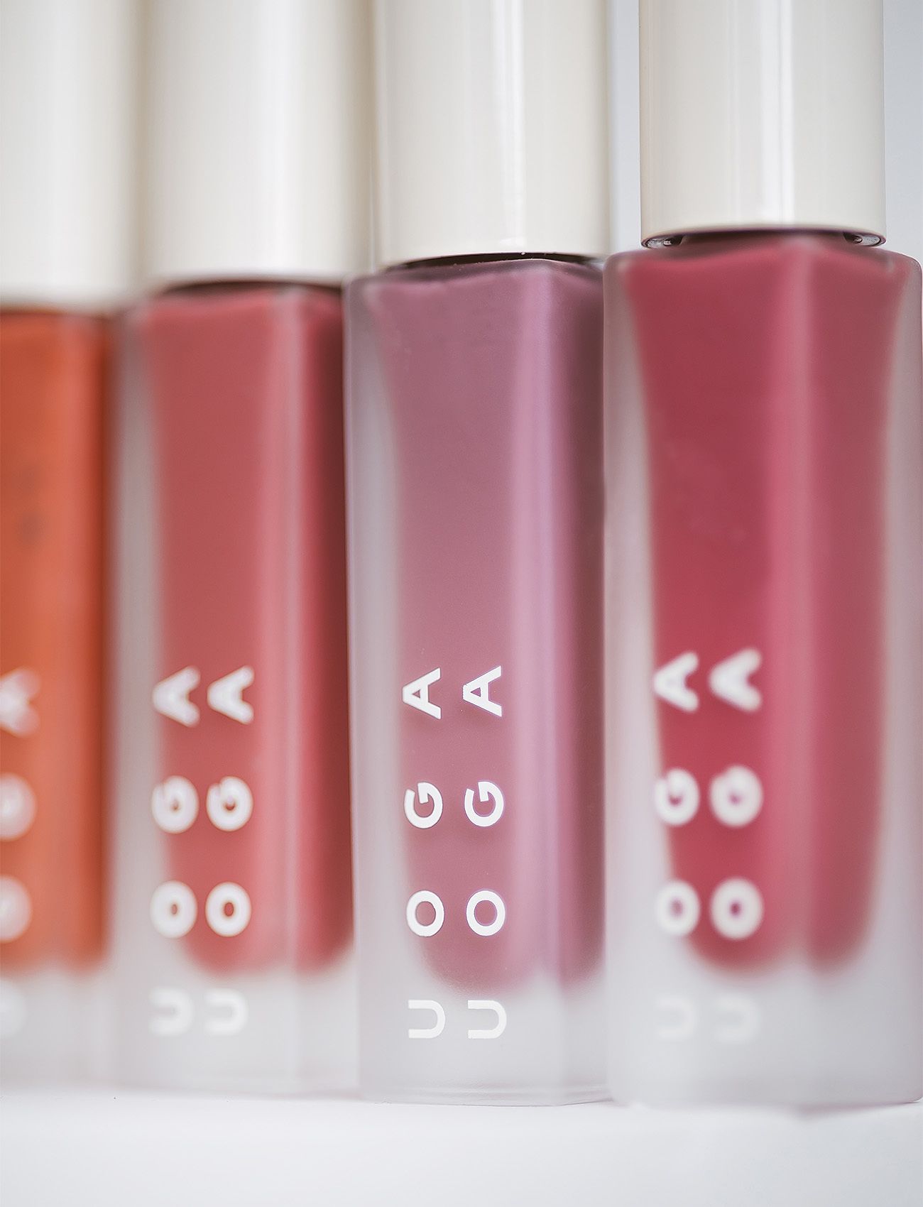 Uoga Uoga - Uoga Uoga Nourishing Lip Gloss - redo för date night - iceberry - 4