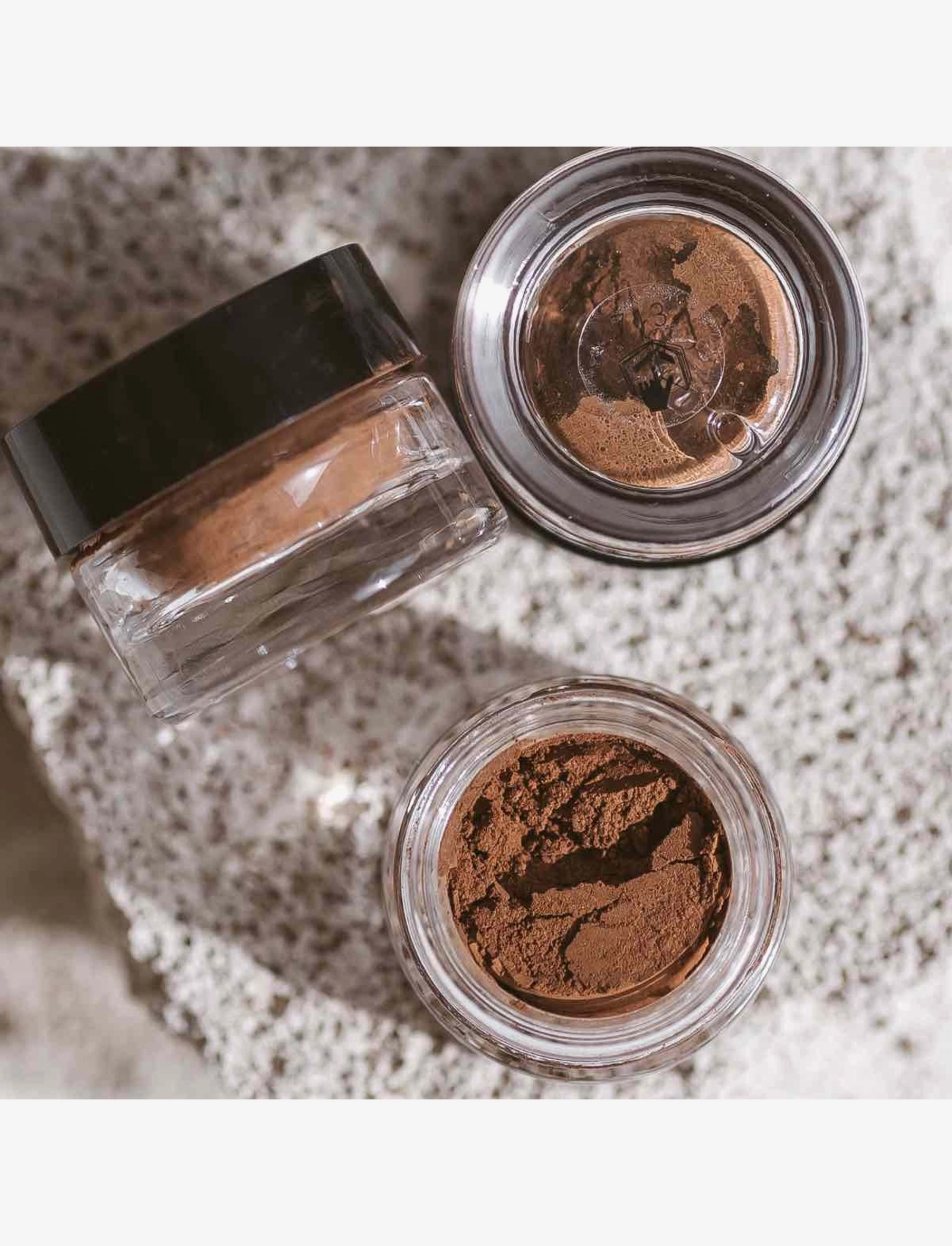 Uoga Uoga - Uoga Uoga Mineral Eye Shadow wiht amber - bliv klar til date night - oh-owl - 3