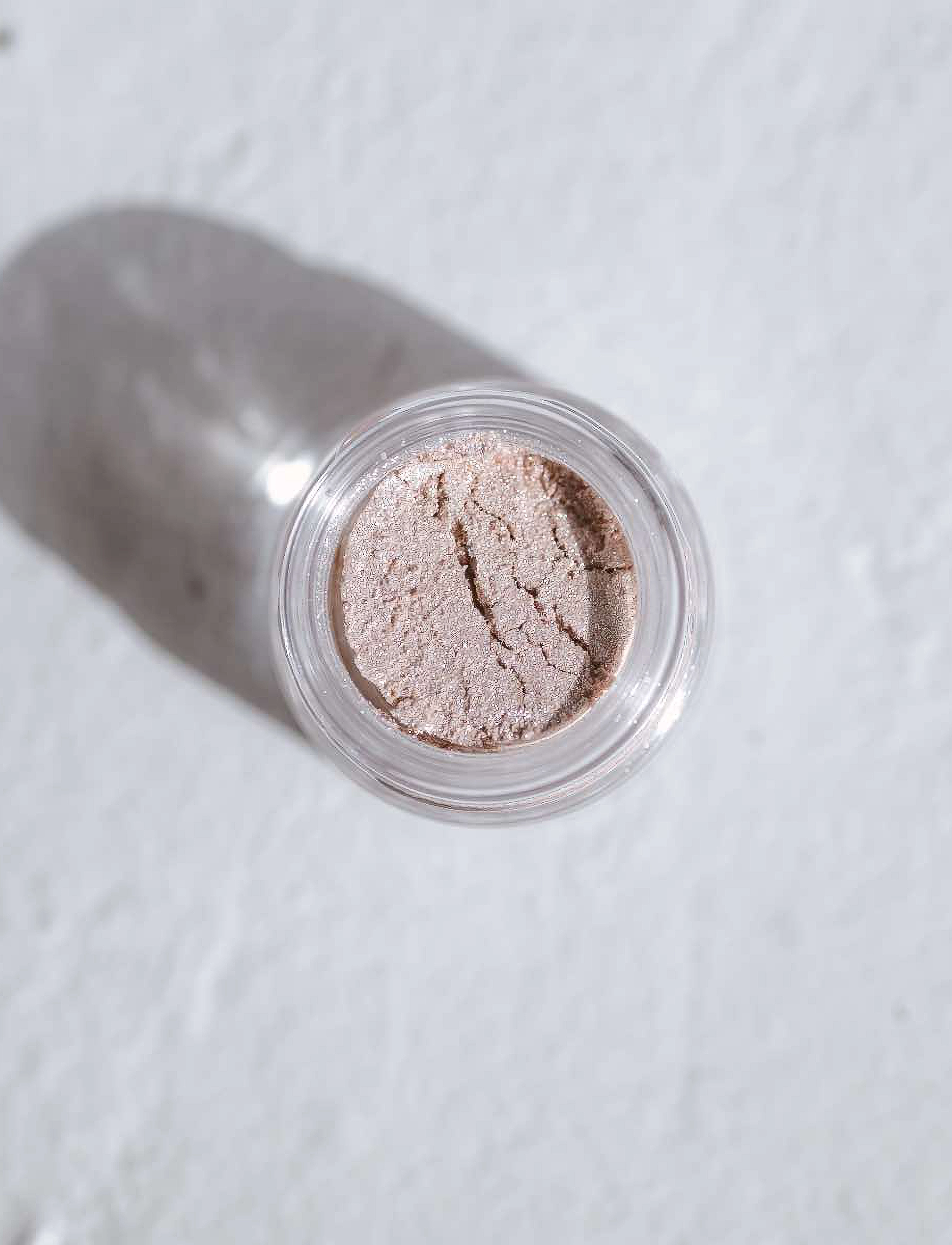 Uoga Uoga - Uoga Uoga Mineral Eye Shadow wiht amber - bliv klar til date night - star box - 2
