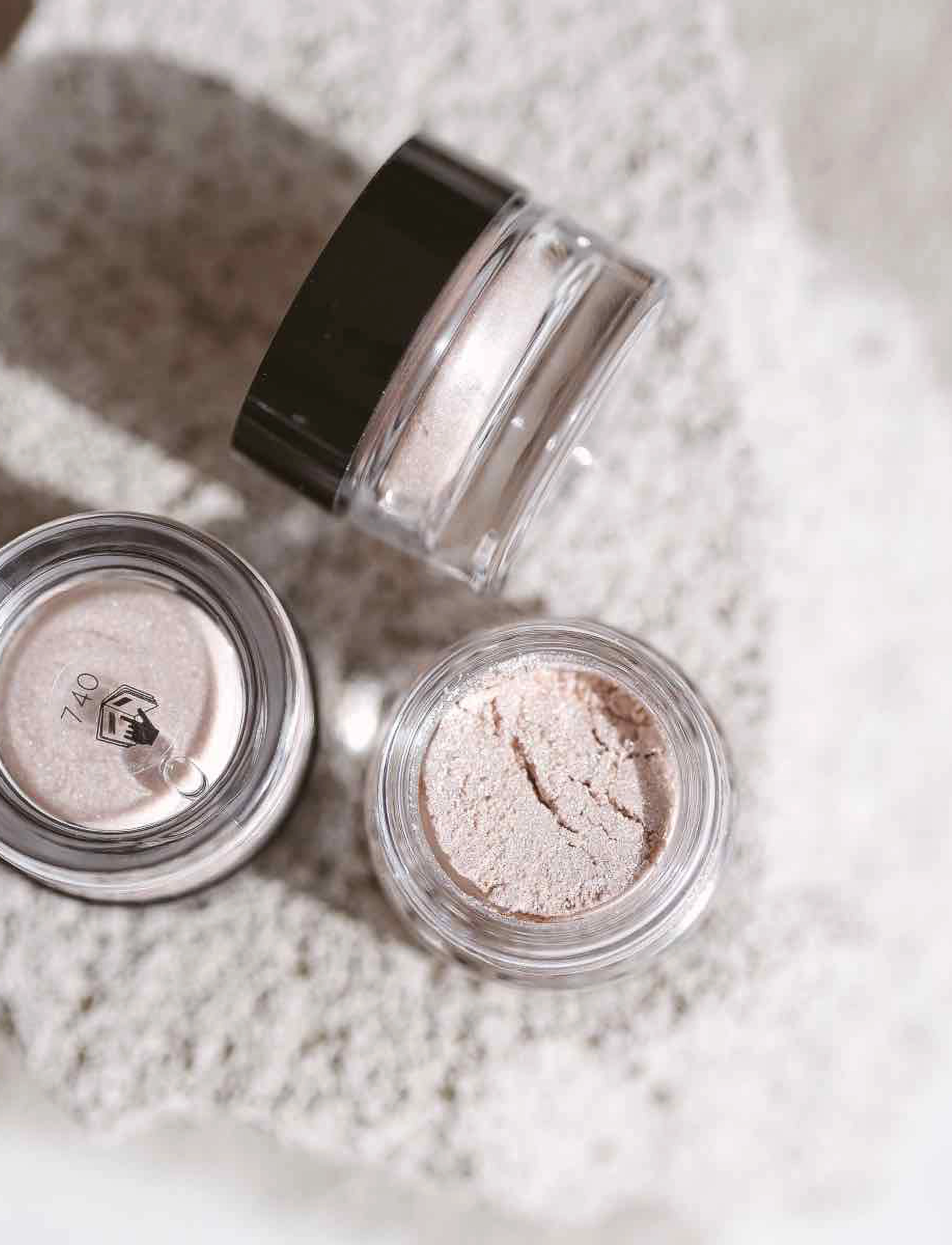 Uoga Uoga - Uoga Uoga Mineral Eye Shadow wiht amber - bliv klar til date night - star box - 3