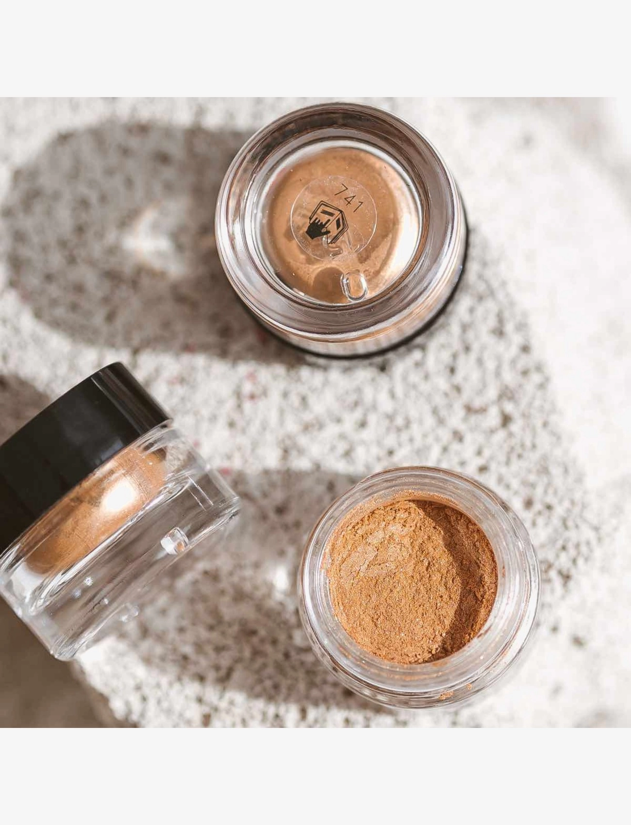 Uoga Uoga - Uoga Uoga Mineral Eye Shadow with amber - bliv klar til date night - gold mine - 3