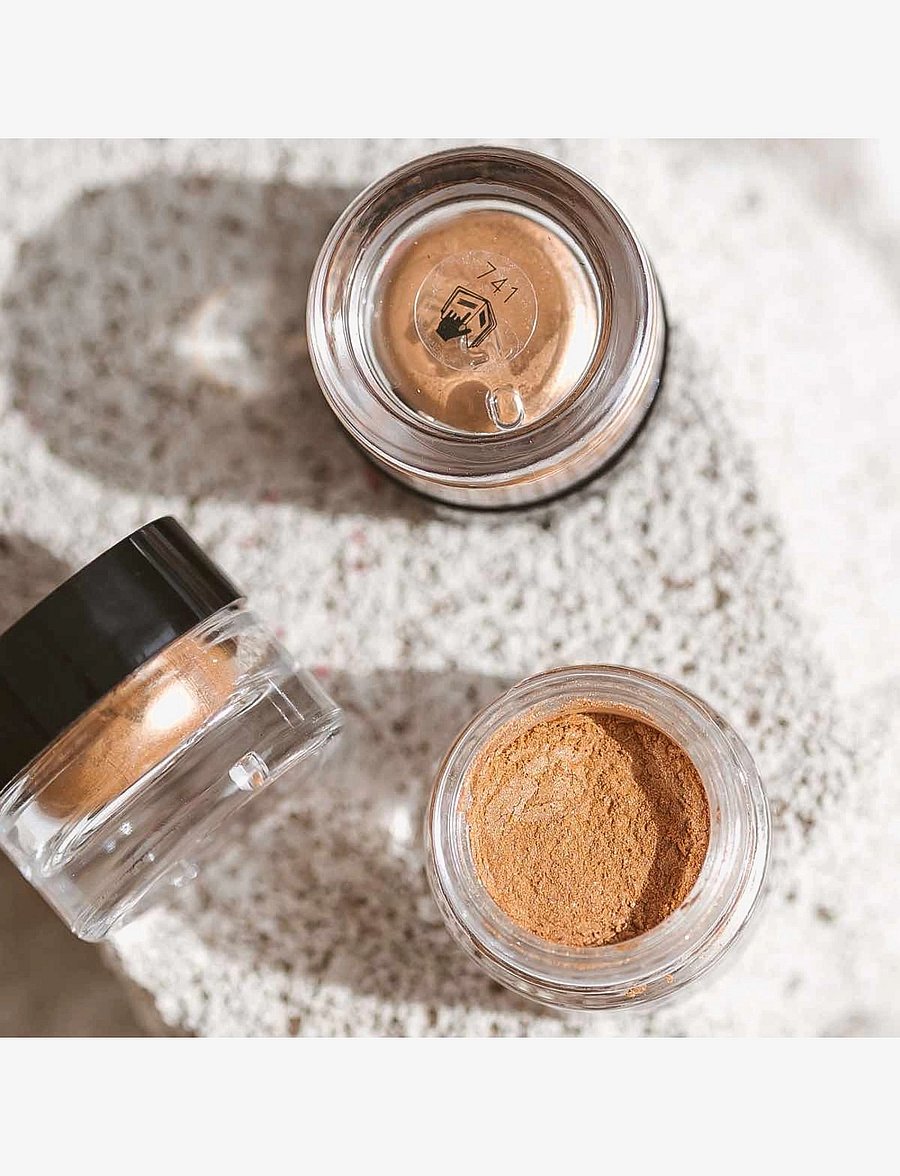 Uoga Uoga - Uoga Uoga Mineral Eye Shadow with amber - bliv klar til date night - gold mine - 3