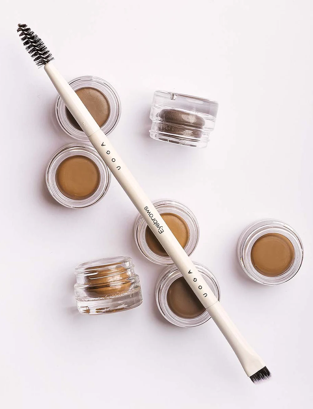 Uoga Uoga - Uoga Uoga Eyebrow Pomade creamy eyebrow tint, Taupe 2,5ml (medium) - valmiina treffi-iltaan - taupe (medium) - 3