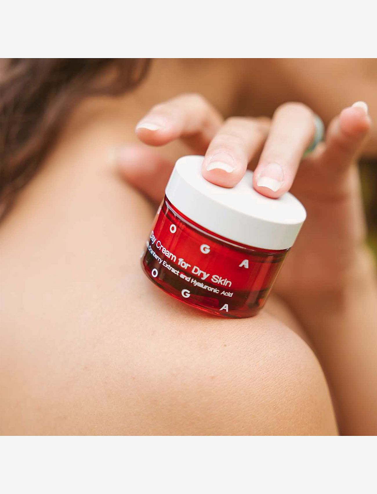 Uoga Uoga - Uoga Uoga Day Cream for Dry and Normal Skin with cranberry extract and hyaluronic acid - dagkräm - clear - 1