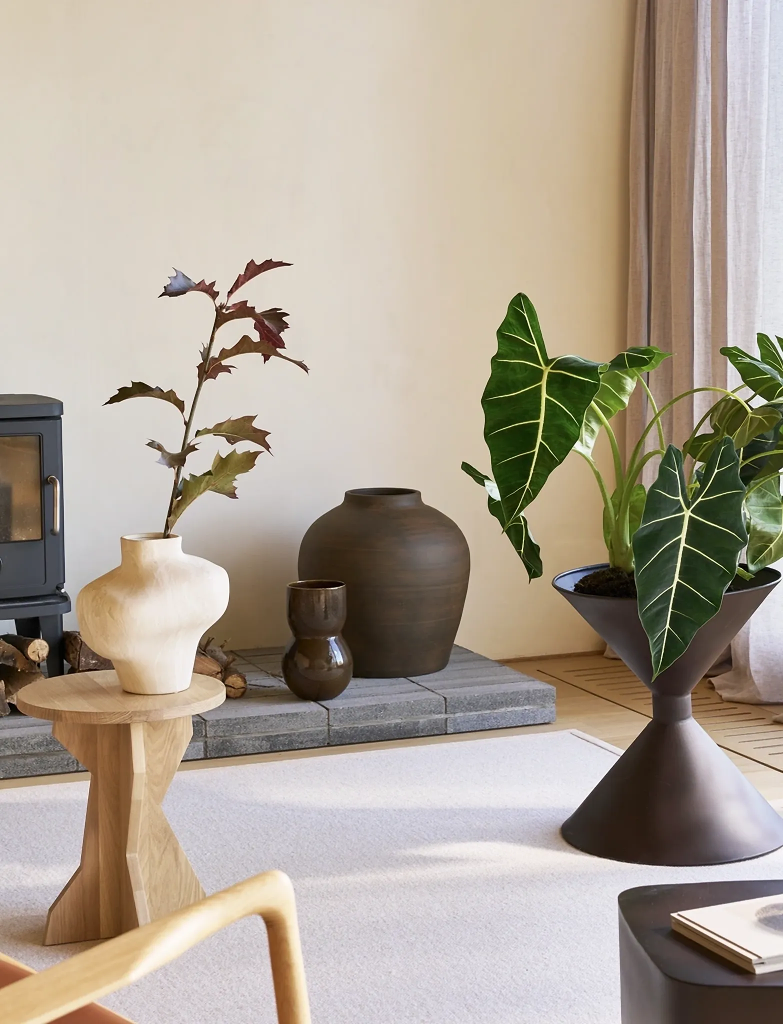 Urban Nature Culture Urban Nature Culture Vase Noan Dark Downtown Brown, Ø 17.5 cm, Brown, Vases > Other Vases, Unisex