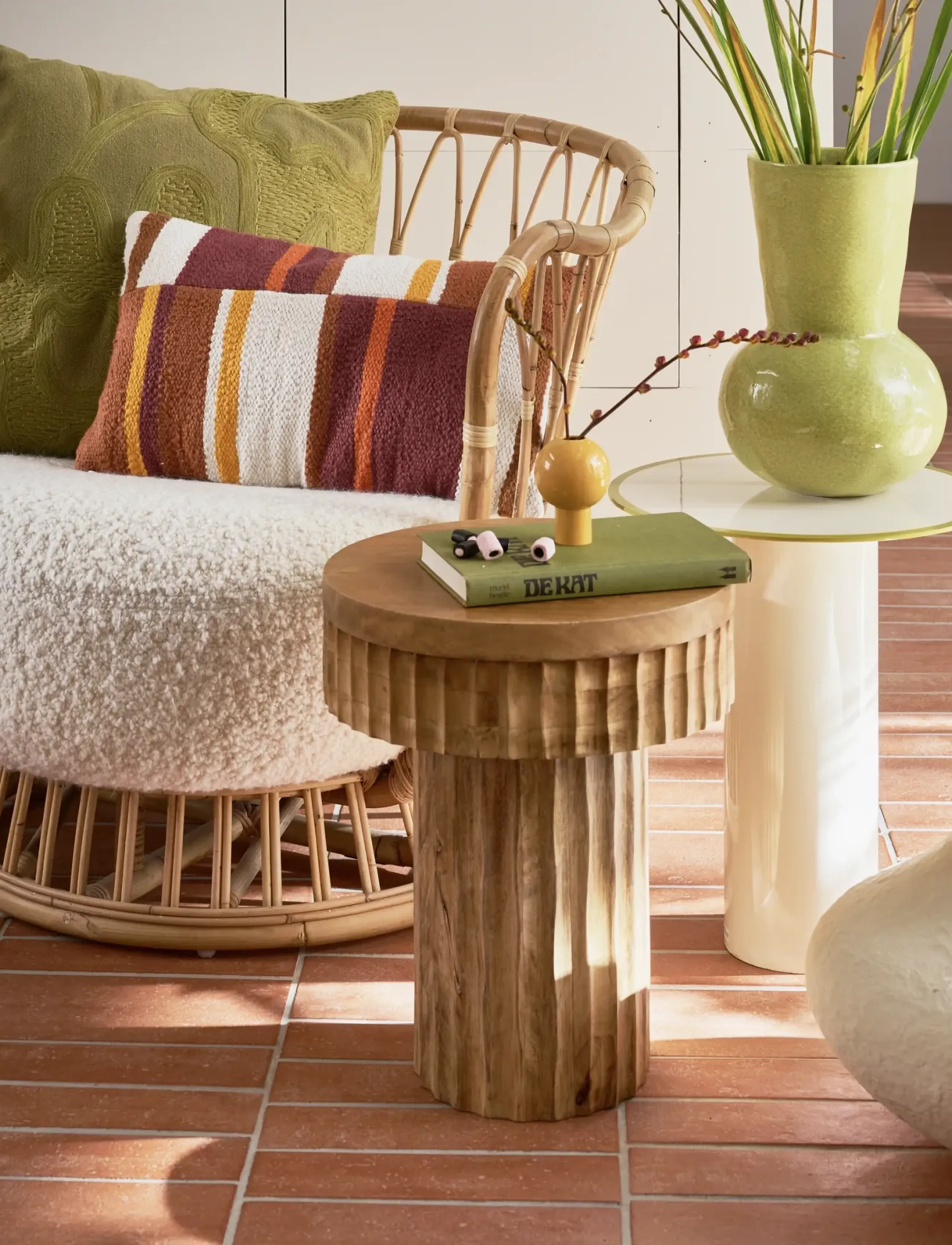 Urban Nature Culture Side Table Tiro, Almond Milk, Ø 36 cm, Tables, Beige - Tables & Small Homeware