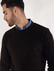 Urban Pioneers - Hasse Sweater - knitted round necks - coffee - 3