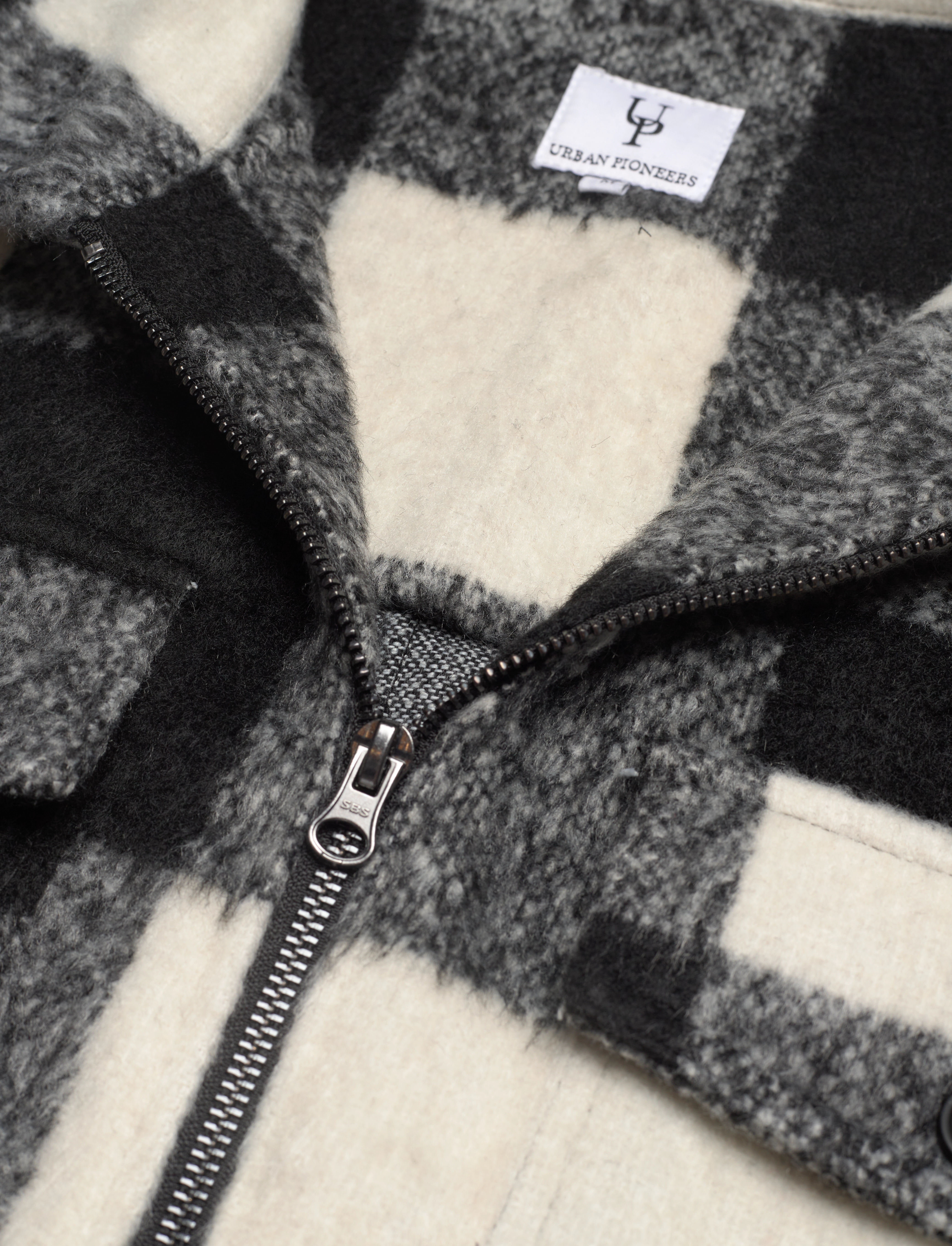 Urban Pioneers - Tue Jacket - black check - 2