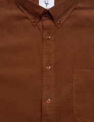Urban Pioneers - Obama Shirt - velvetiniai marškiniai - rust - 2