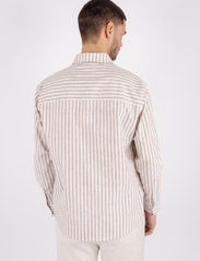 Urban Pioneers - Gilmar Shirt - rennot kauluspaidat - brown stripe - 3