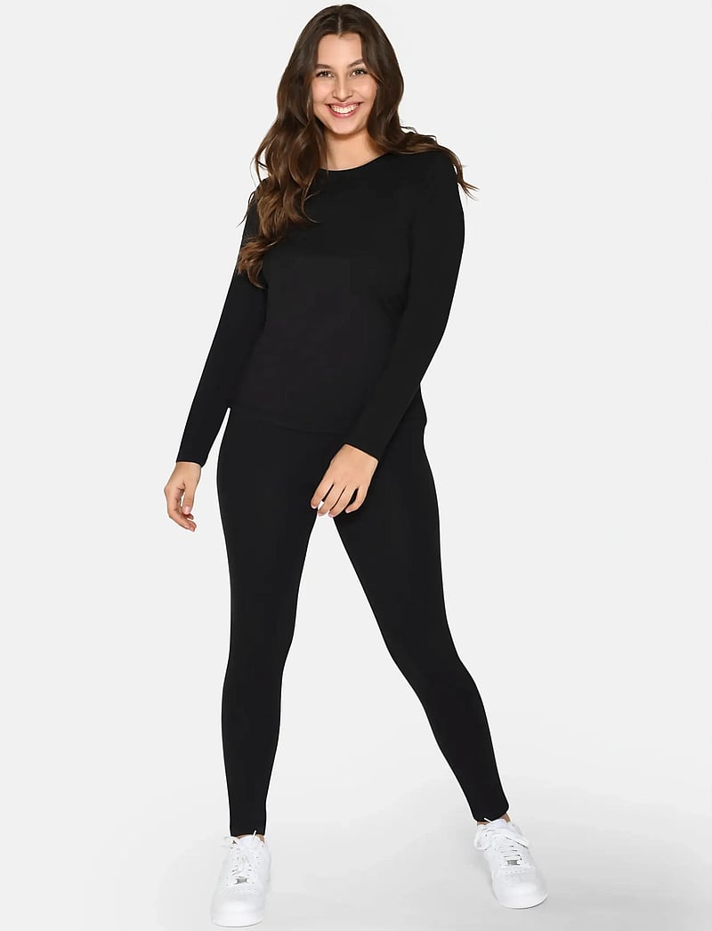 URBAN QUEST - Women Bamboo L/S T-shirt Slim Fit - långärmade toppar - black - 0