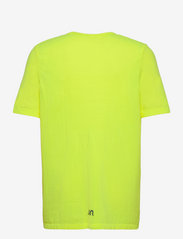 UYN - MAN RUNNING AIRSTREAM OUTWEAR SHIRT SHORT SLEEVE - kortermede t-skjorter - yellow fluo - 1