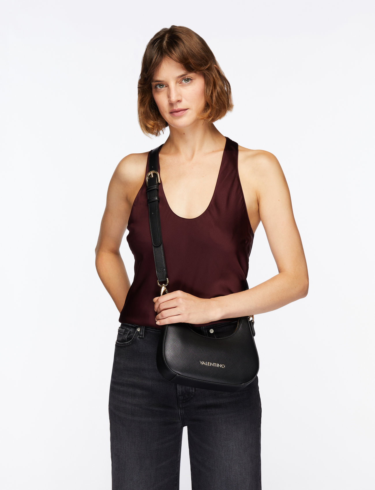 VALENTINO　37ハーフ 新品未使用 vbmvbs7b305_cnero_114.webp?