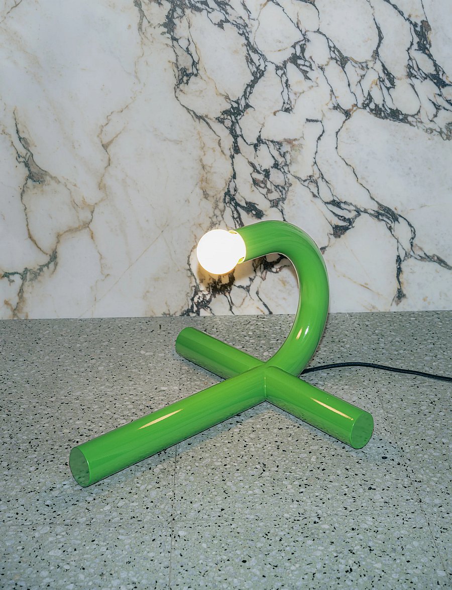 Valerie Objects - TABLE LAMP RED LA TRE E MEZZO ROSSA - schreibtisch- & tischlampen - green - 0