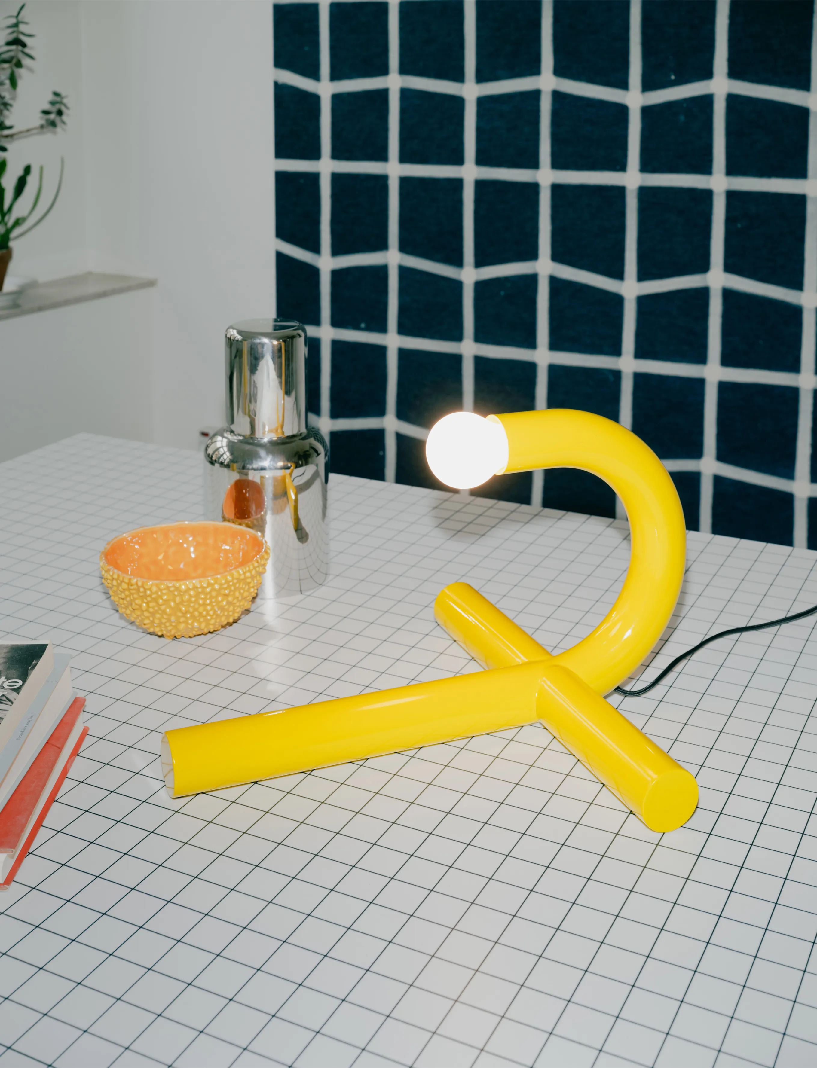 Valerie Objects - TABLE LAMP WHITE LA TRE E MEZZO BIANCA - schreibtisch- & tischlampen - yellow - 0