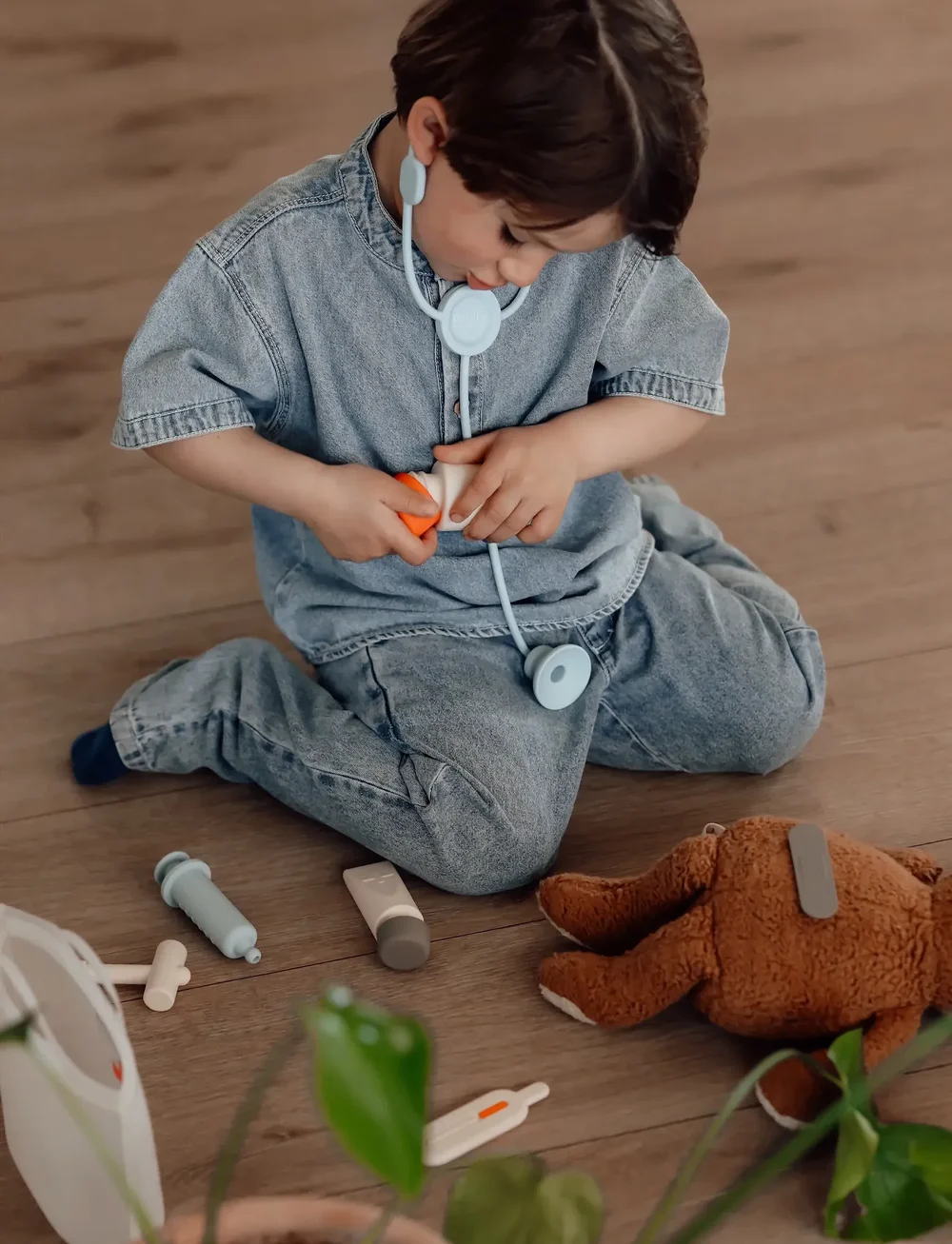 Vanilla Copenhagen - Doctor Set - Silicone - legesett for barn - blue - milk - wood - 3