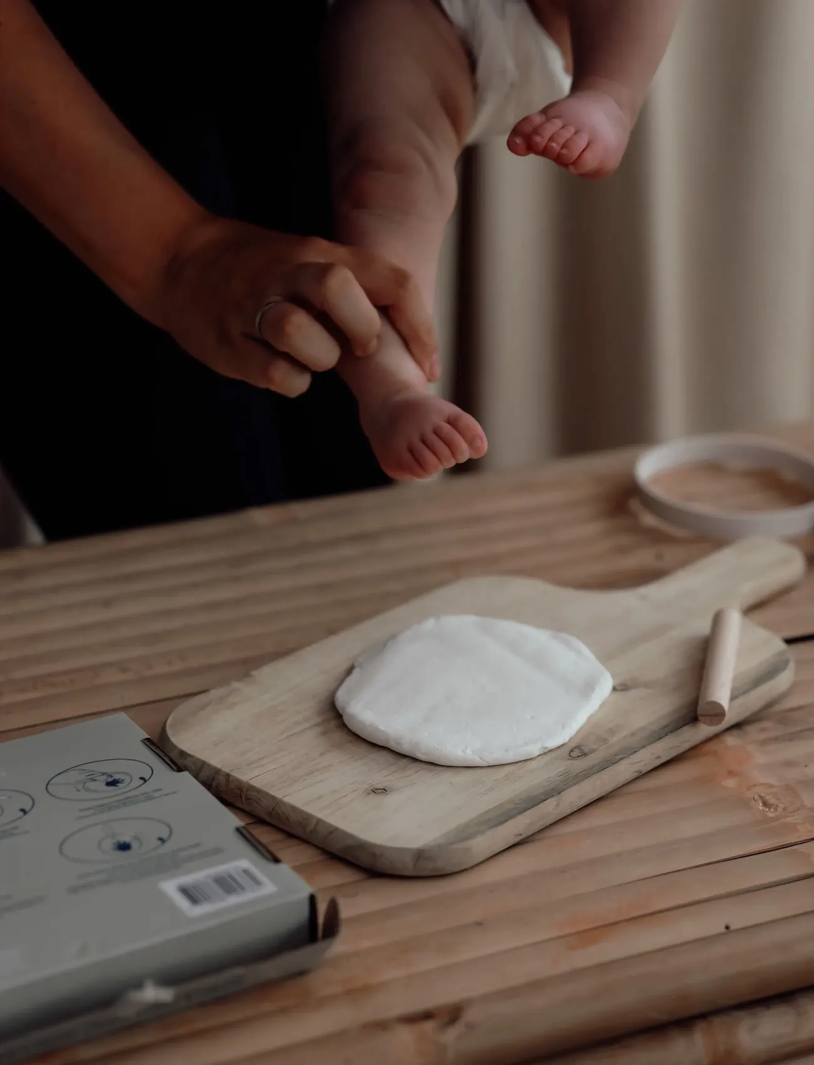 Vanilla Copenhagen - Hånd og fodaftryk - Ler - Ophæng - Hvid - mit første år - white - 3
