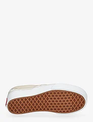 VANS - UA Classic Slip-On Platform - lave sneakers - checkerboard rainy day - 4