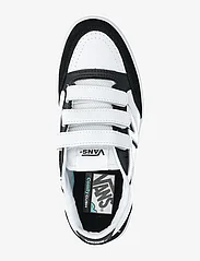 VANS - Lowland CC V - sneakers - black/true white - 4