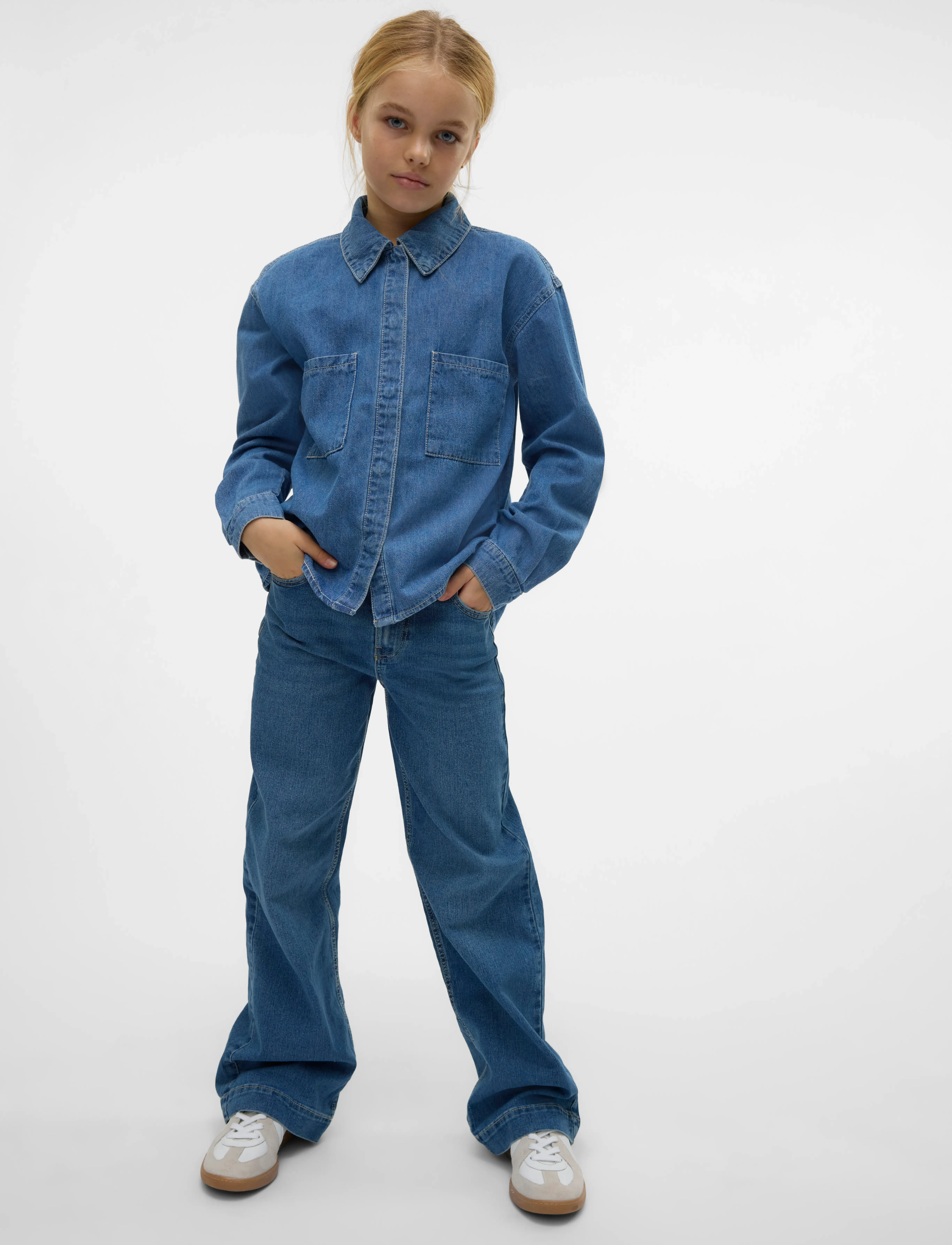 Vero Moda Girl - VMDAISY WIDE DENIM JNS MIX GIRL NOOS - jeans bootcut - medium blue denim - 4