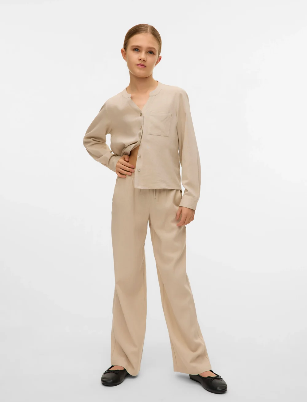 Vero Moda Girl - VMJESMILO HW WIDE PANTS WVN GA GIRL - trousers - silver lining - 2