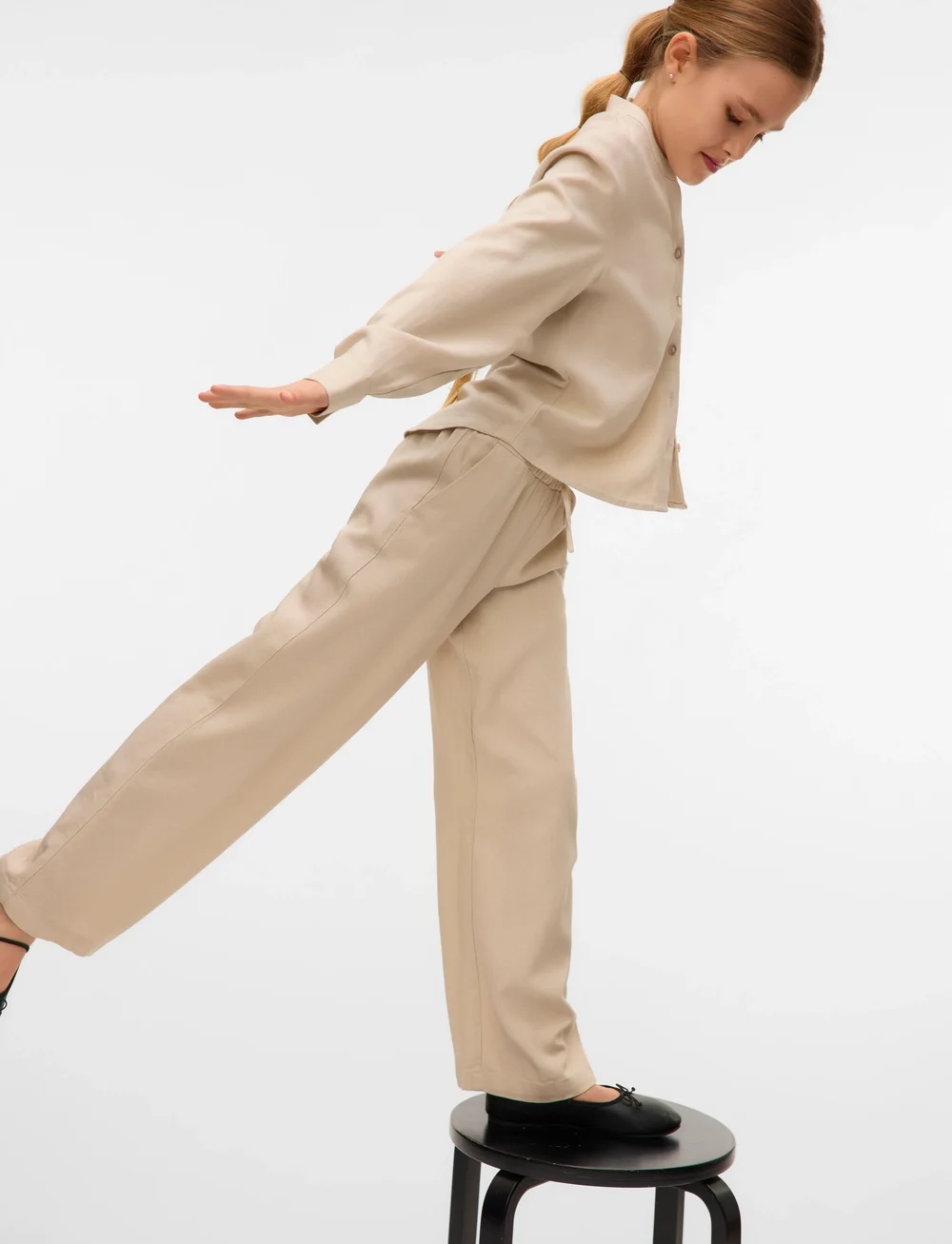 Vero Moda Girl - VMJESMILO HW WIDE PANTS WVN GA GIRL - trousers - silver lining - 3