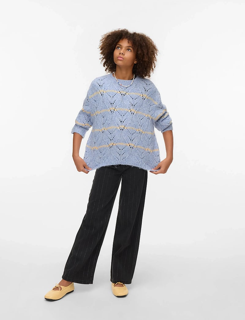 Vero Moda Girl - VMNEW HATTY LS O-N STITCH PULLOVER GIRL - stickade tröjor - brunnera blue - 0