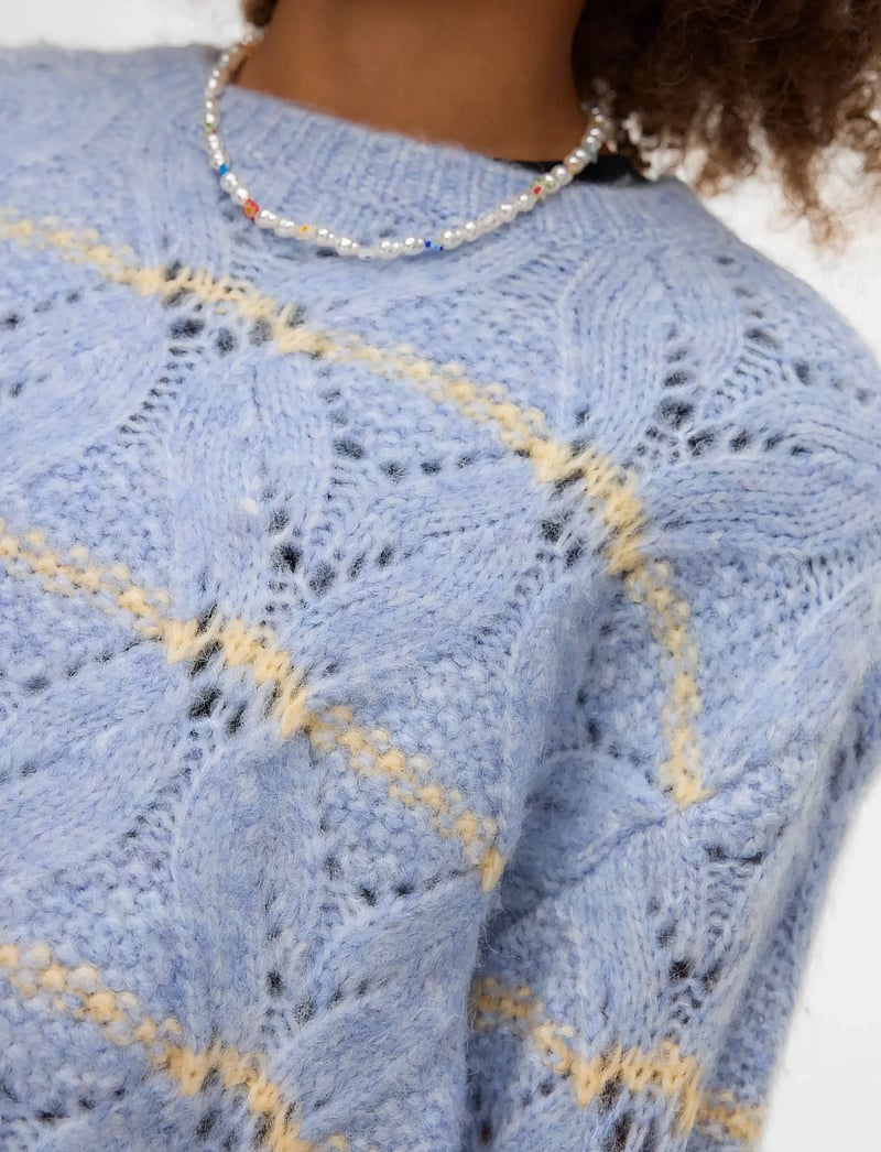 Vero Moda Girl - VMNEW HATTY LS O-N STITCH PULLOVER GIRL - stickade tröjor - brunnera blue - 4