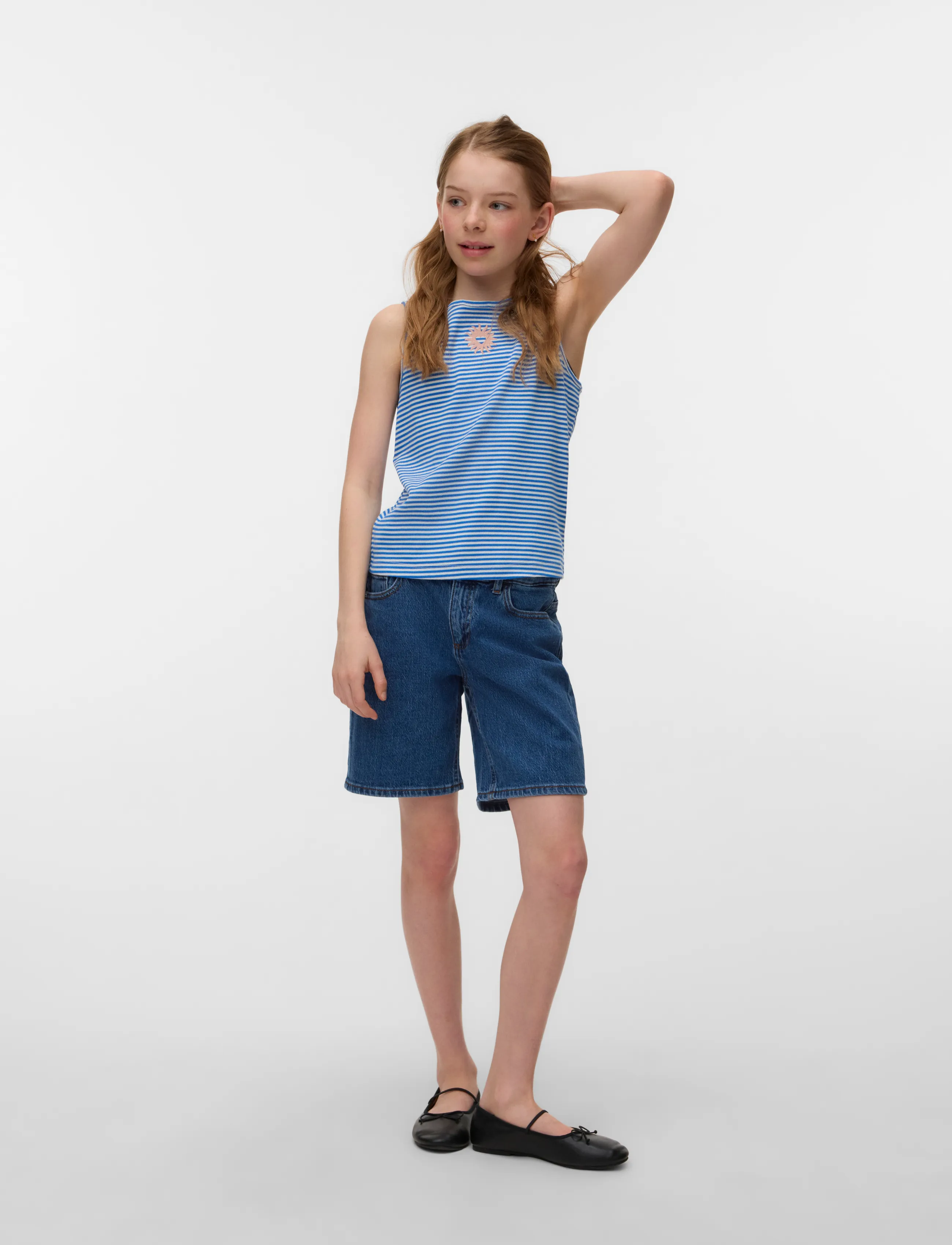 Vero Moda Girl VMTESS LONG DNM SHORTS MIX GIRL - Lühikesed teksapüksid - MEDIUM BLUE DENIM / blue