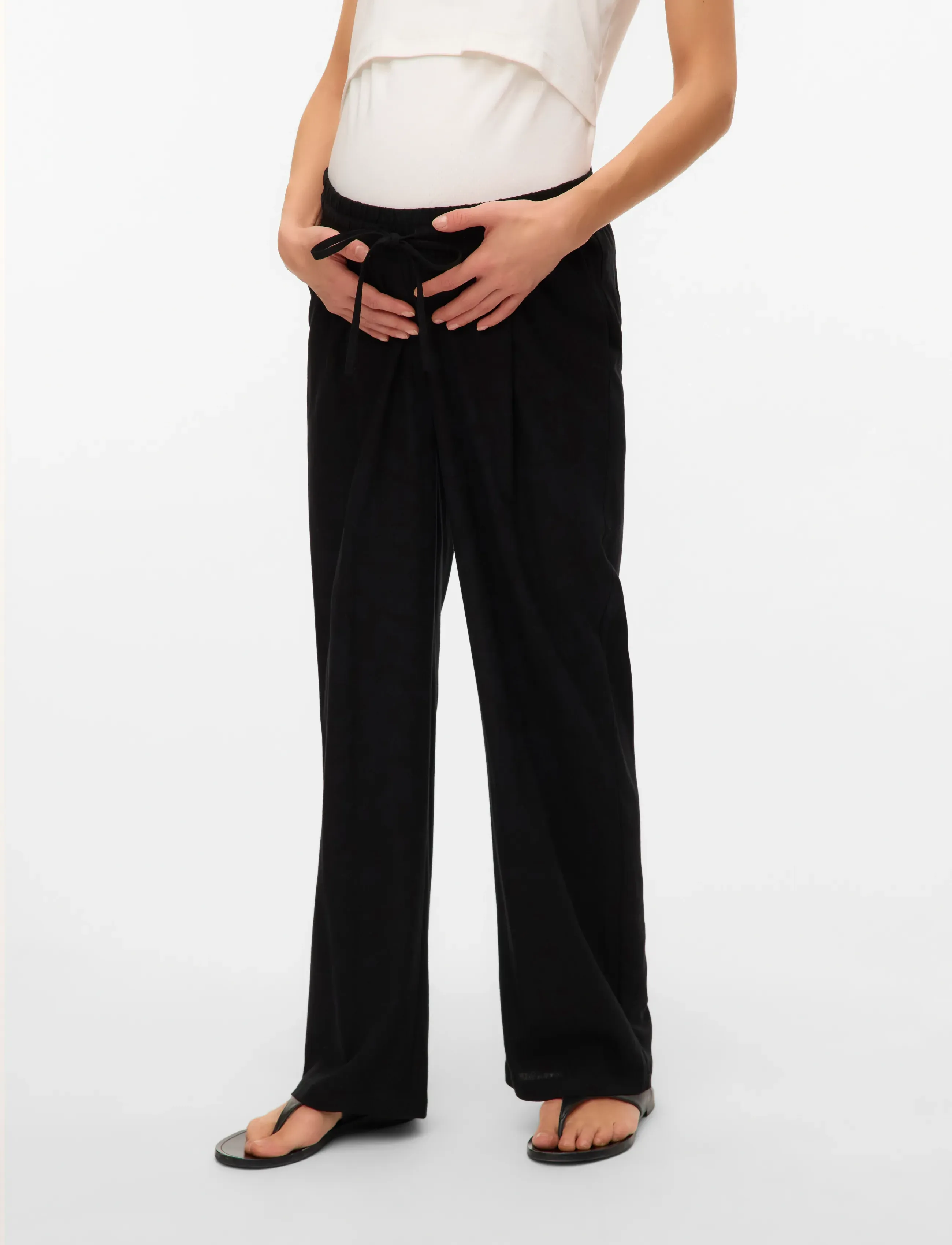 Vero Moda Maternity - VMMJESMILO WIDE PANTS WVN GA - hosen mit weitem bein - black - 3
