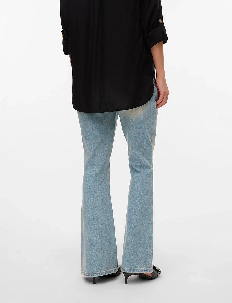 Vero Moda Maternity - VMMGEMINI FLARED LB JEANS - doły - light blue denim - 2