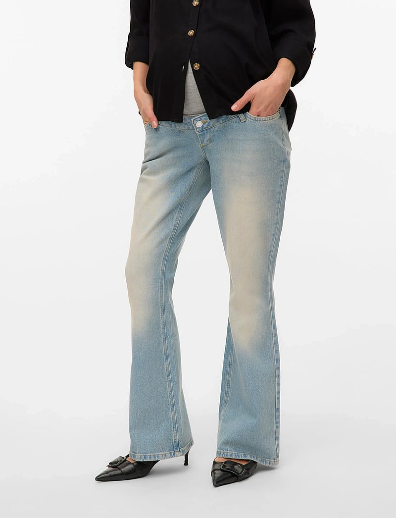 Vero Moda Maternity - VMMGEMINI FLARED LB JEANS - doły - light blue denim - 4