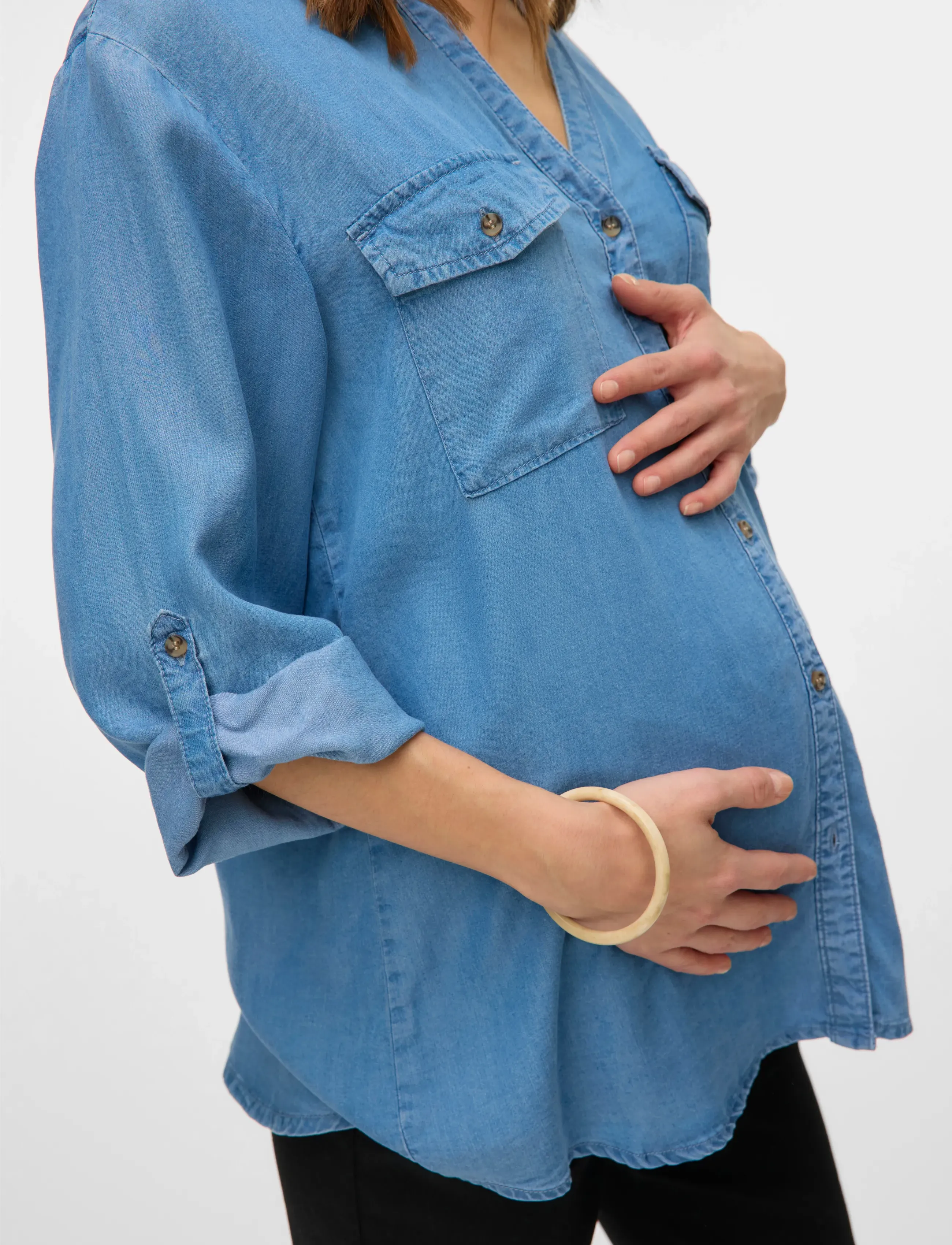 Vero Moda Maternity - VMMBREE 7/8 SLEEVE LOOSE SHIRT GA - jeanshemden - medium blue denim - 4