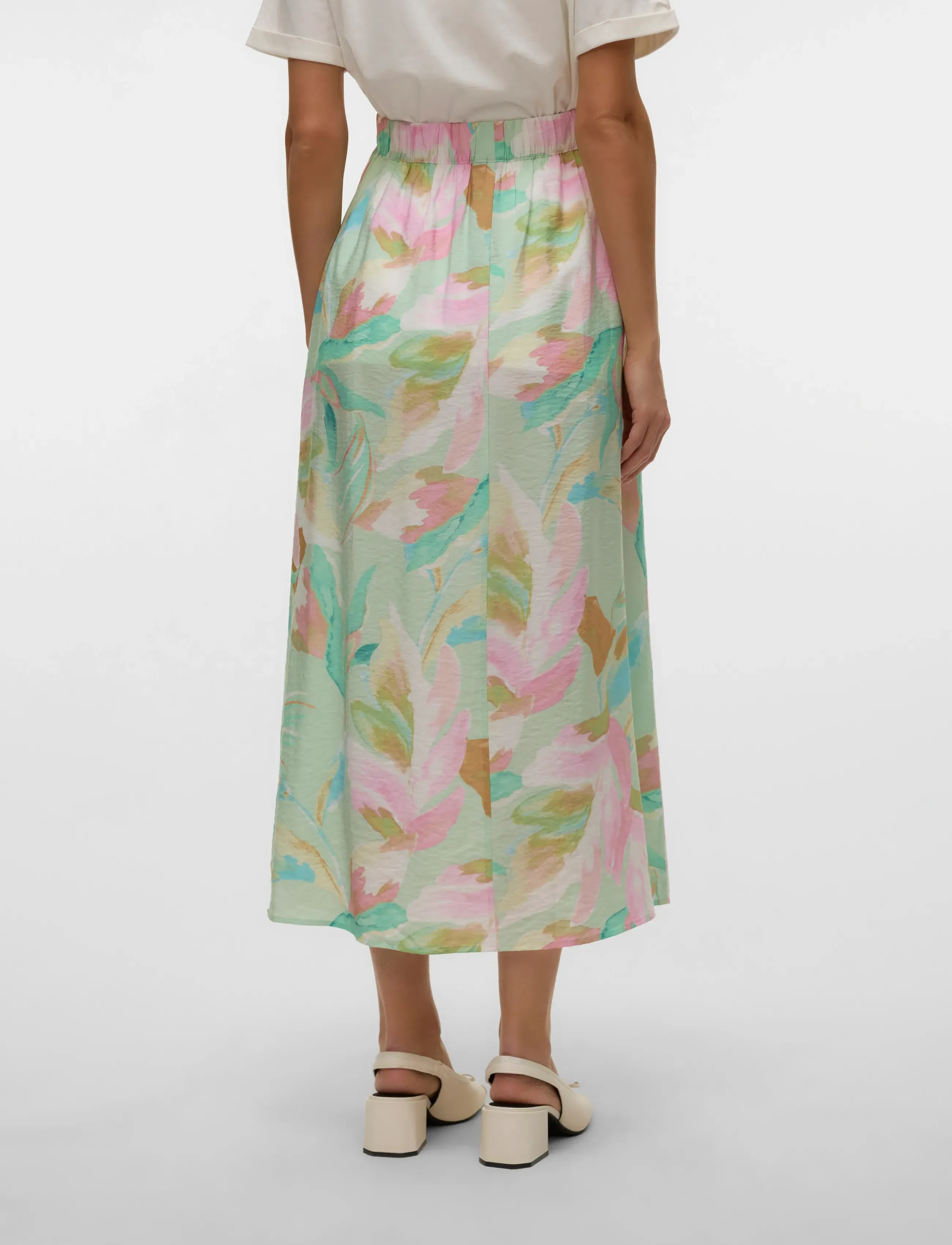 Vero Moda Maternity - VMMJOSIE 7/8 SKIRT WVN GA - doły - birds egg green - 2