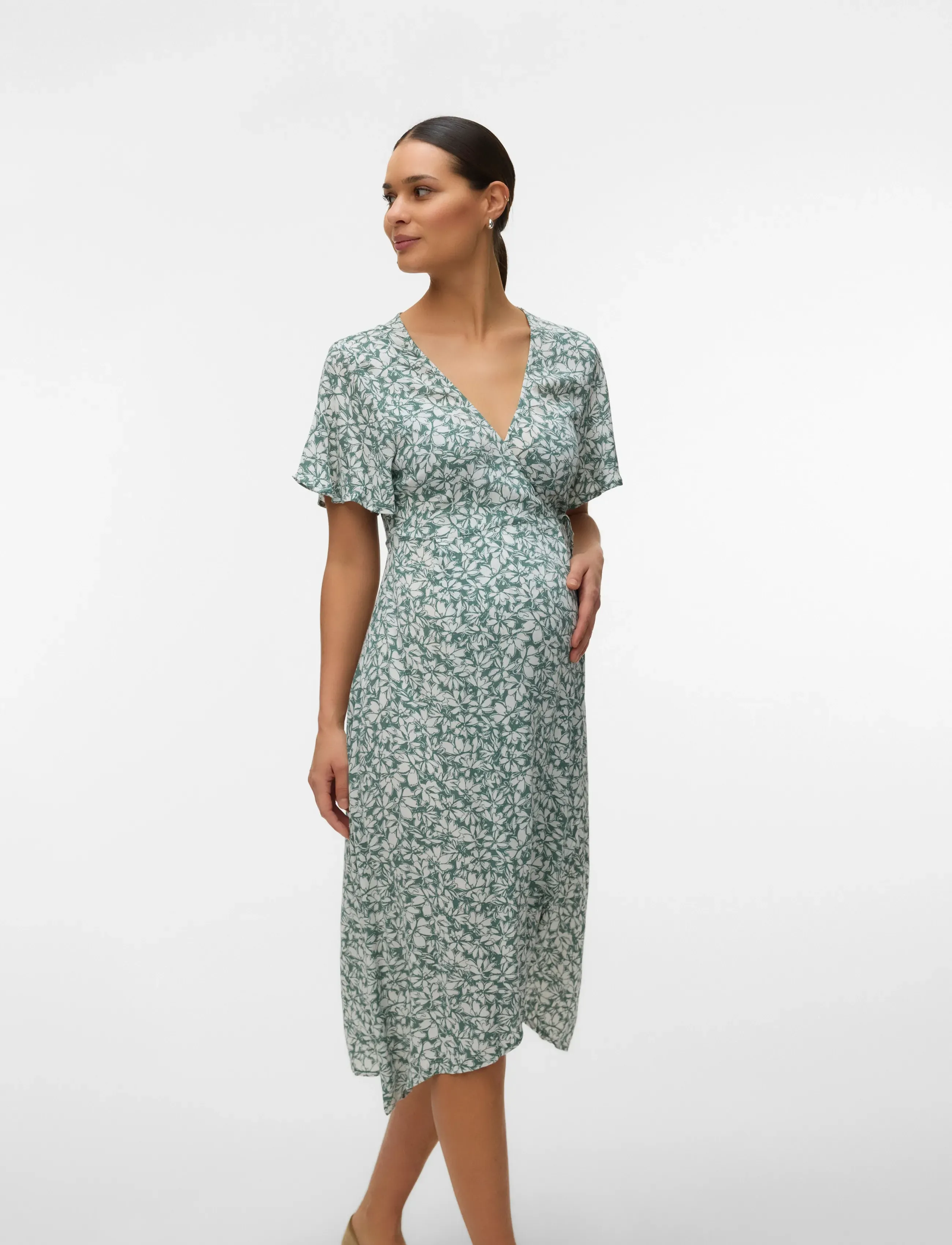 Vero Moda Maternity VMMMENNY SS CALF WRAP DRESS GA - Midikleidid - LAUREL WREATH / green