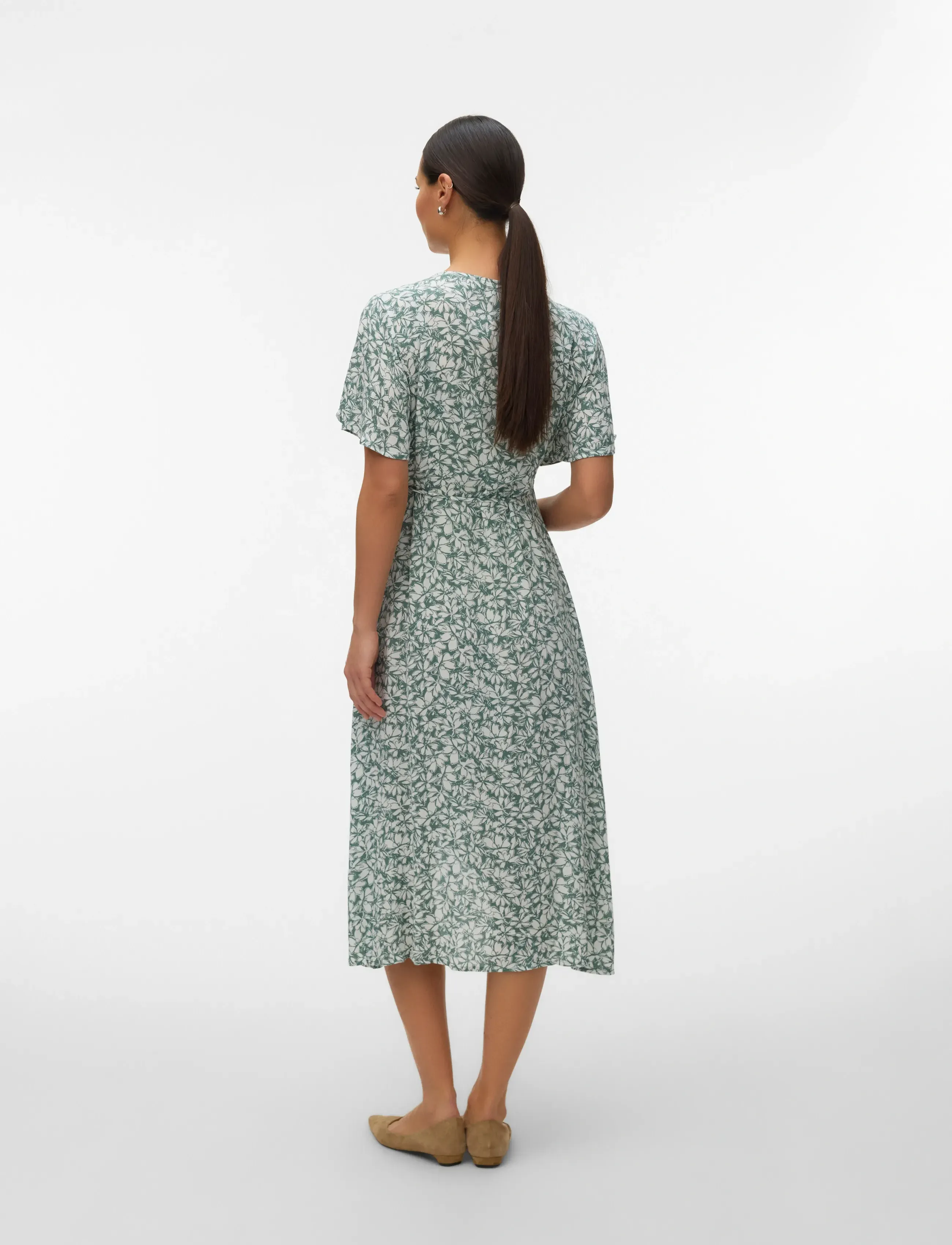 Vero Moda Maternity - VMMMENNY SS CALF WRAP DRESS GA - slå-om-kjoler - laurel wreath - 4