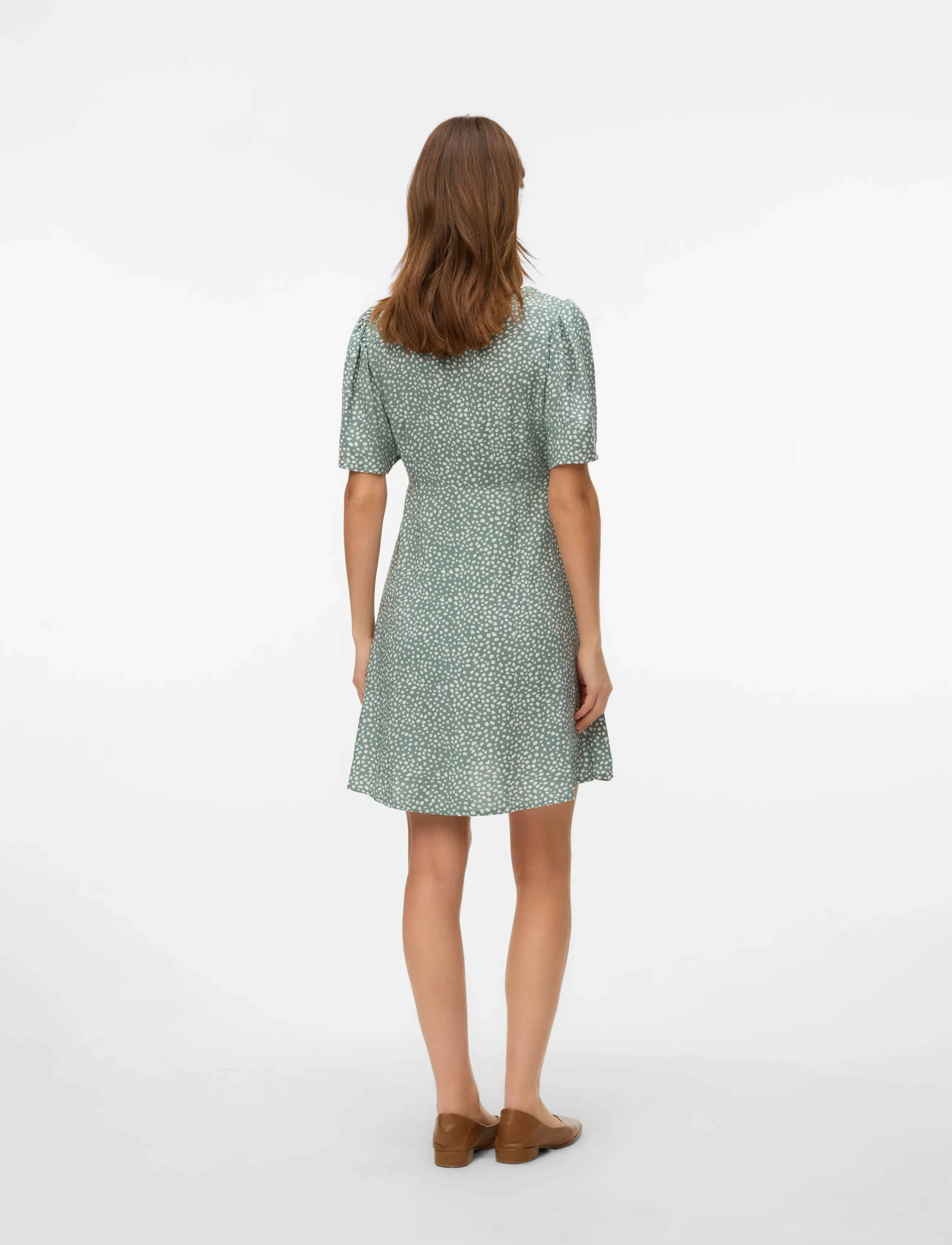 Vero Moda Maternity - VMMALBA SS SHORT DRESS WVN GA - korte kjoler - laurel wreath - 2