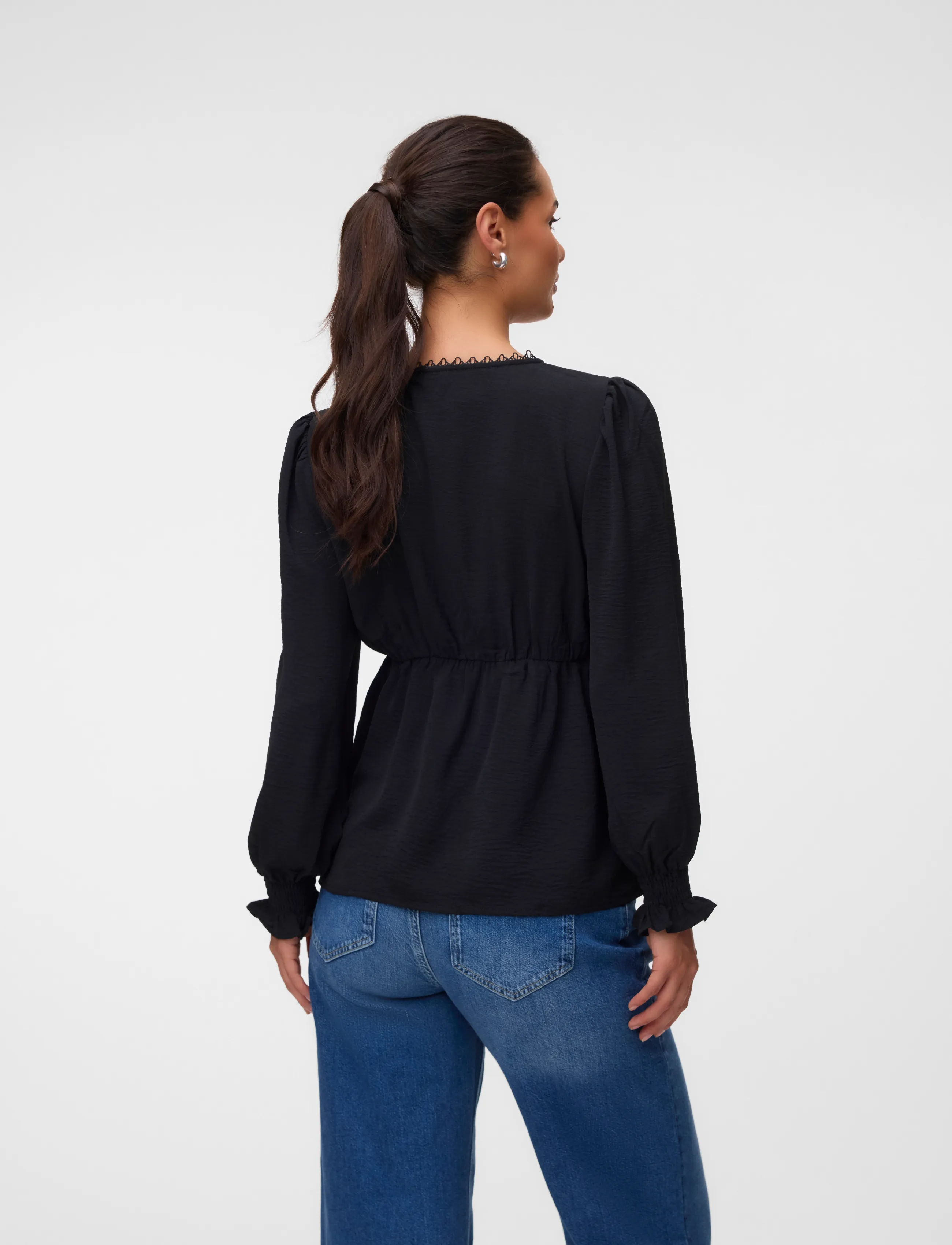 Vero Moda Maternity - VMMALVA LACE LS TOP WVN GA - langærmede bluser - black - 2