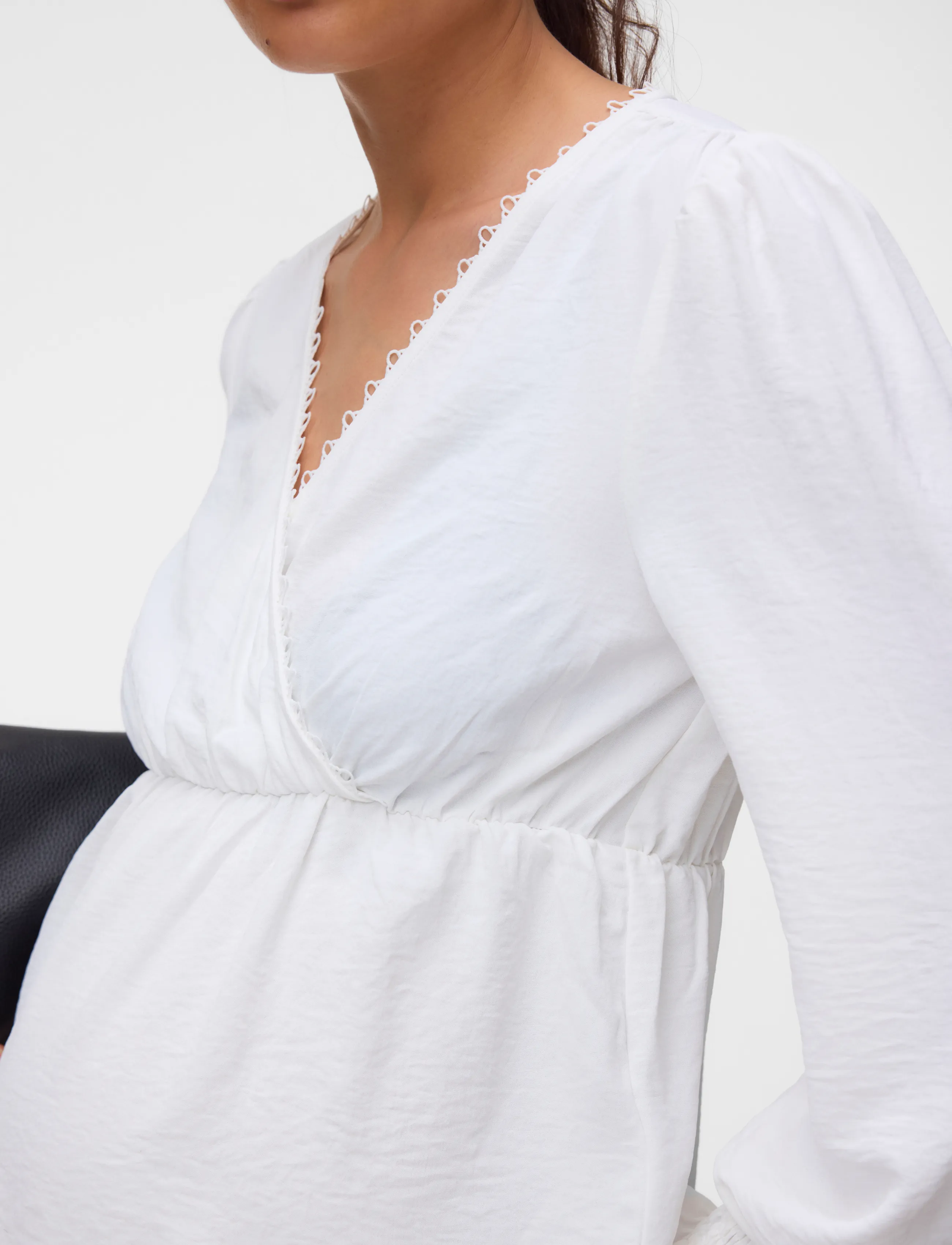 Vero Moda Maternity - VMMALVA LACE LS TOP WVN GA - langærmede bluser - snow white - 4