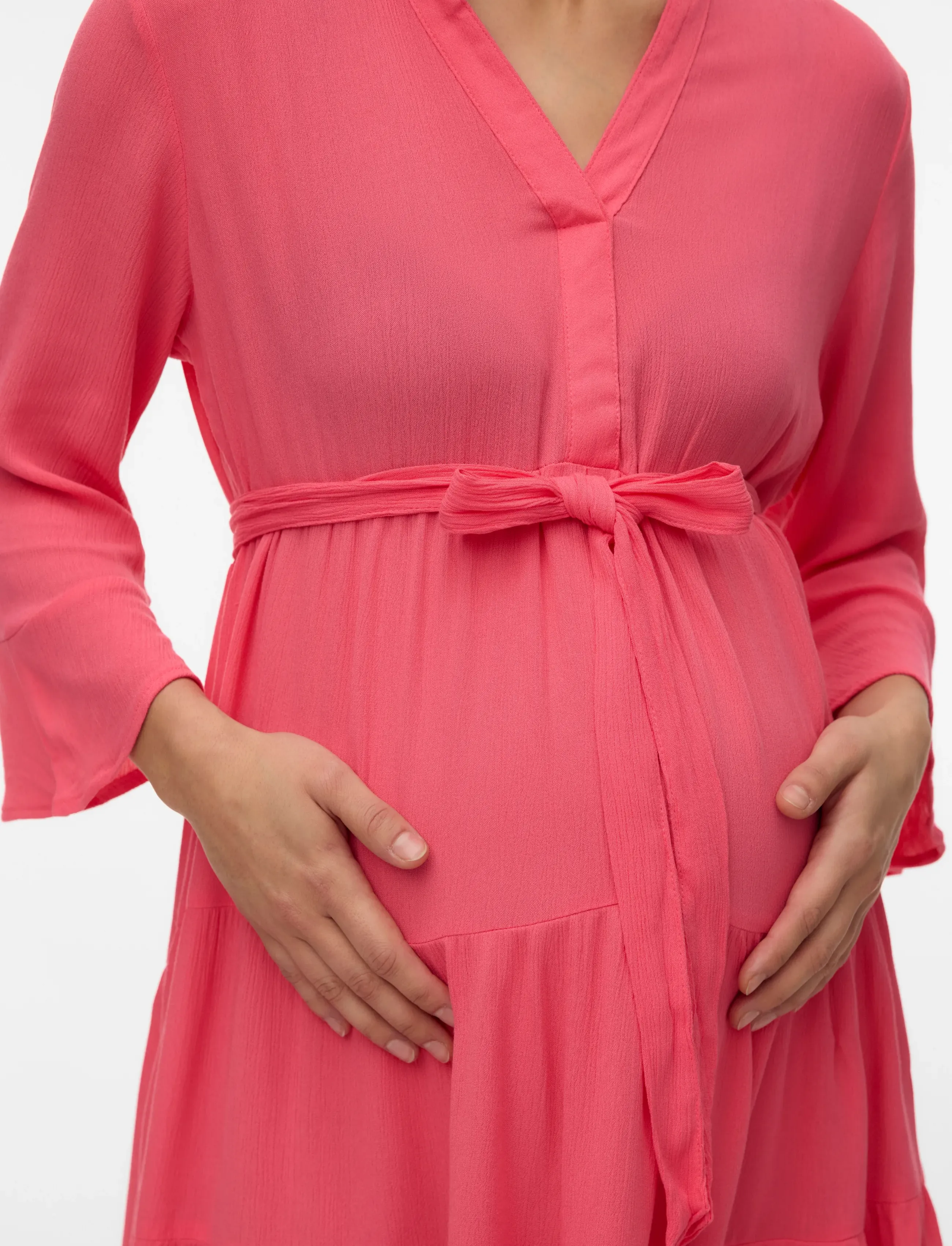 Vero Moda Maternity - VMMMENNY LS V-NECK SHORT DRESS WVN GA - robes d'été - coral paradise - 4