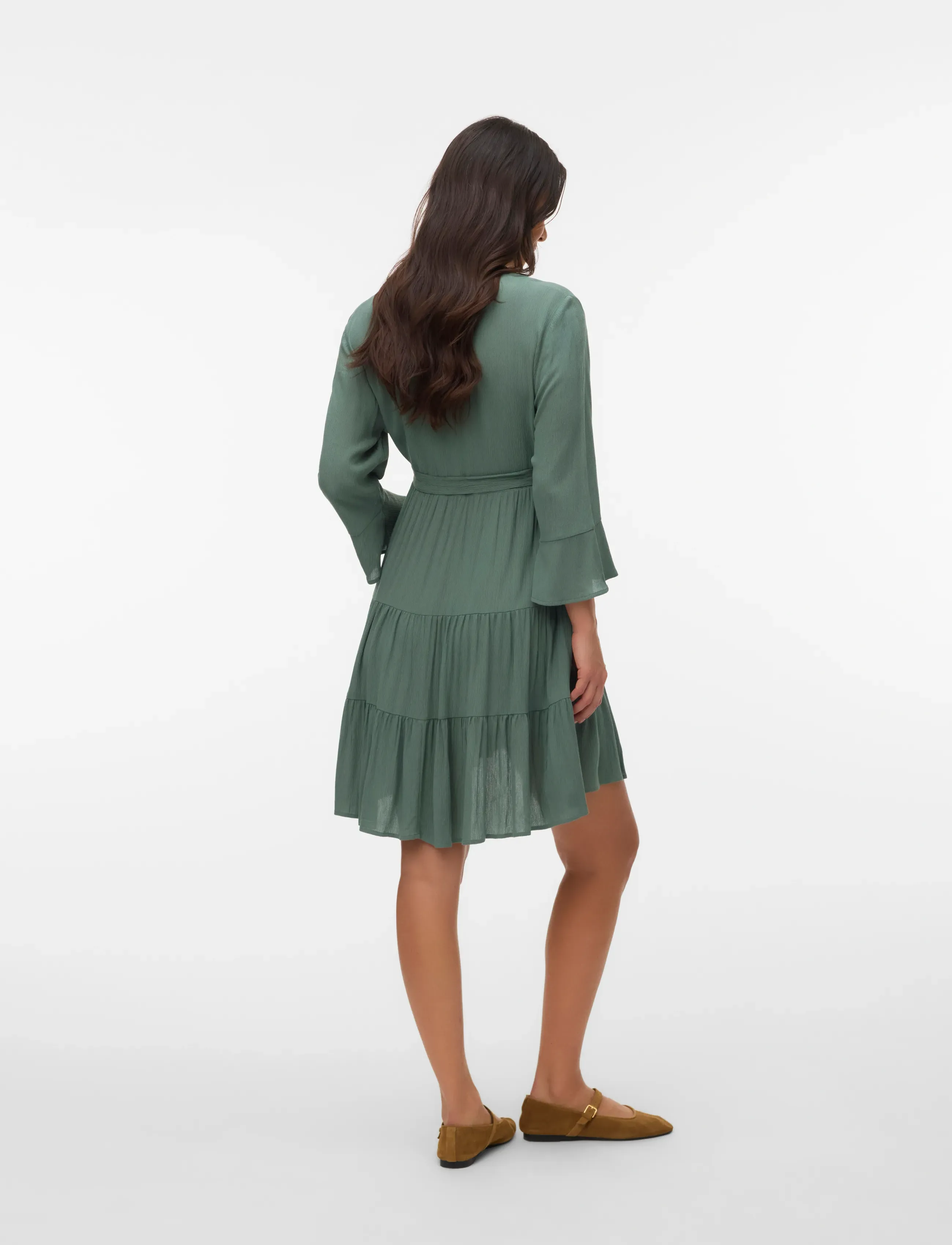 Vero Moda Maternity - VMMMENNY LS V-NECK SHORT DRESS WVN GA - sommerkjoler - laurel wreath - 2