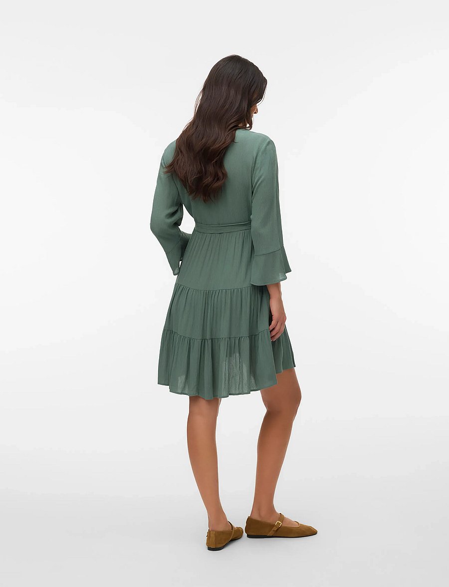 Vero Moda Maternity - VMMMENNY LS V-NECK SHORT DRESS WVN GA - sommerkjoler - laurel wreath - 2