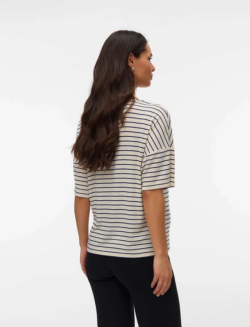 Vero Moda Maternity - VMMHOLLI 2/4 V-NECK LOOSE TOP JRS - alussärgid - birch - 2