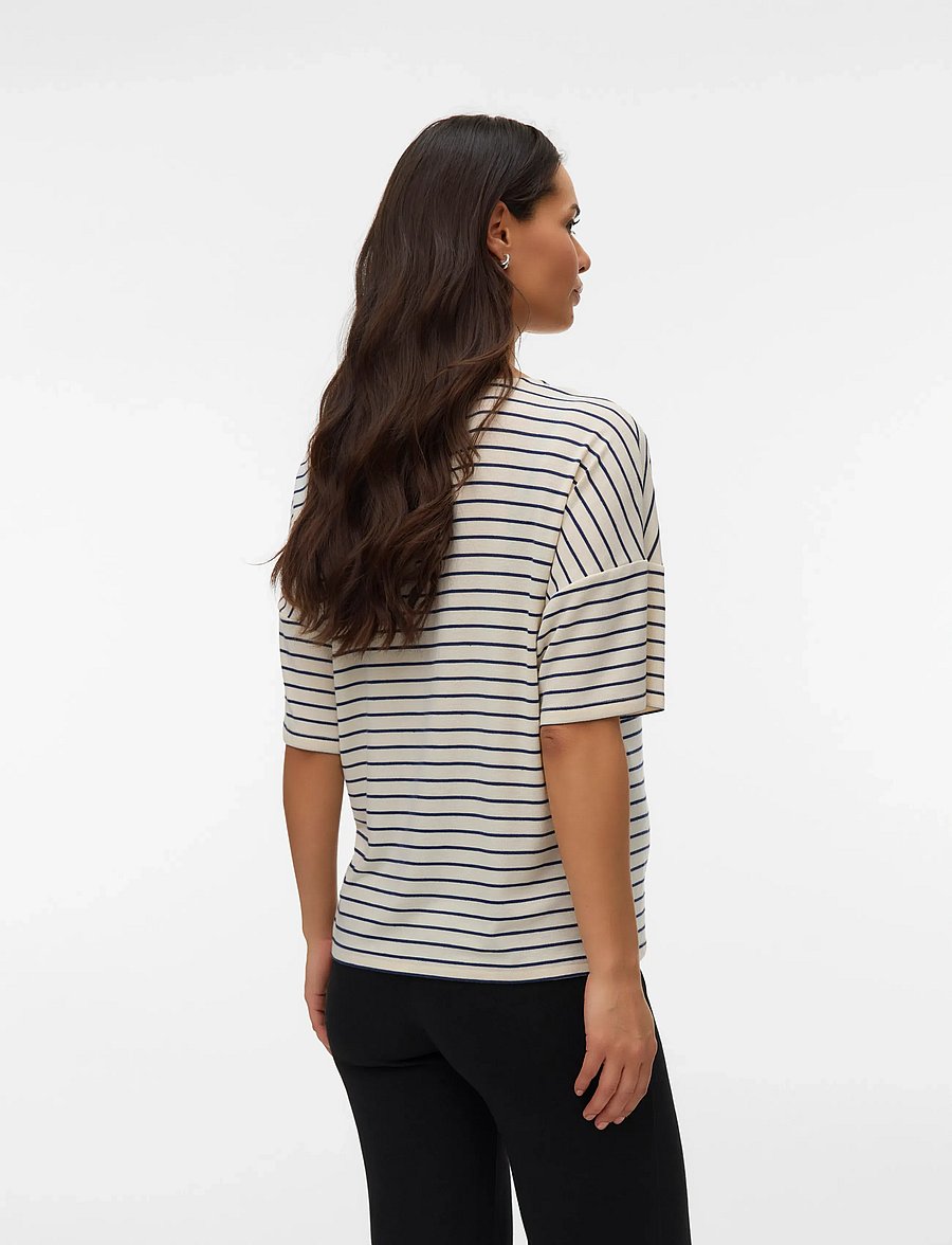 Vero Moda Maternity - VMMHOLLI 2/4 V-NECK LOOSE TOP JRS - augšējais apģērbs - birch - 2